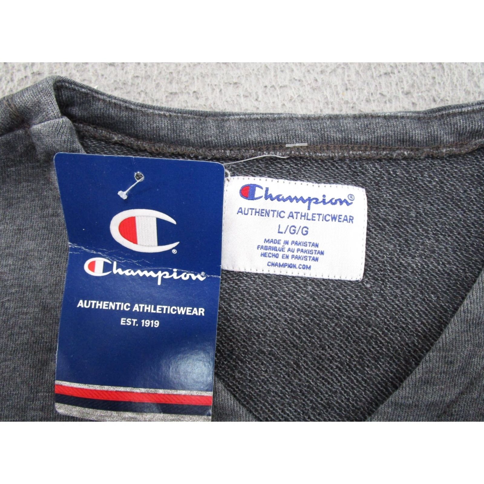 Champion Champion Womens Pullover Crewneck Sweatshirt Black Size L New Logo Chest Sweatshirt Womens Pullover Crew Neck Black L Size L / US 10 / IT 46 - 2 Thumbnail