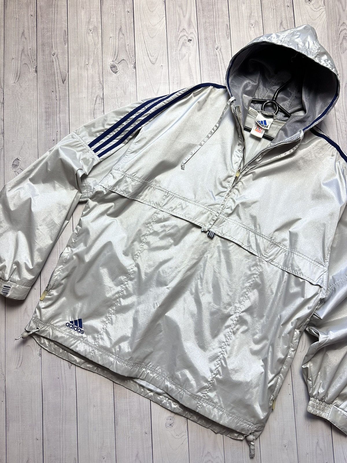 Adidas × Vintage Vintage adidas light jacket size M/L logo Size US M / EU 48-50 / 2 - 2 Thumbnail