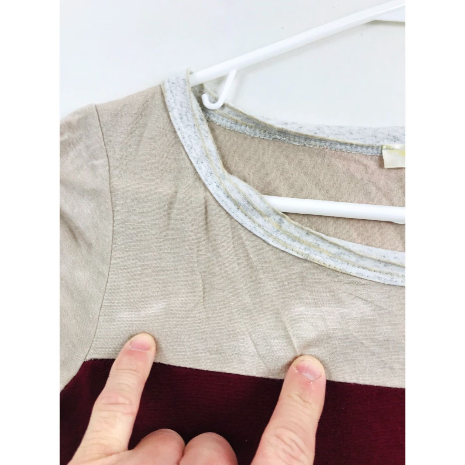 Vintage Andree By Unit T-Shirt Women's Size Small Tan Red Gray Short Sleeve Round Neck Size S / US 4 / IT 40 - 6 Thumbnail