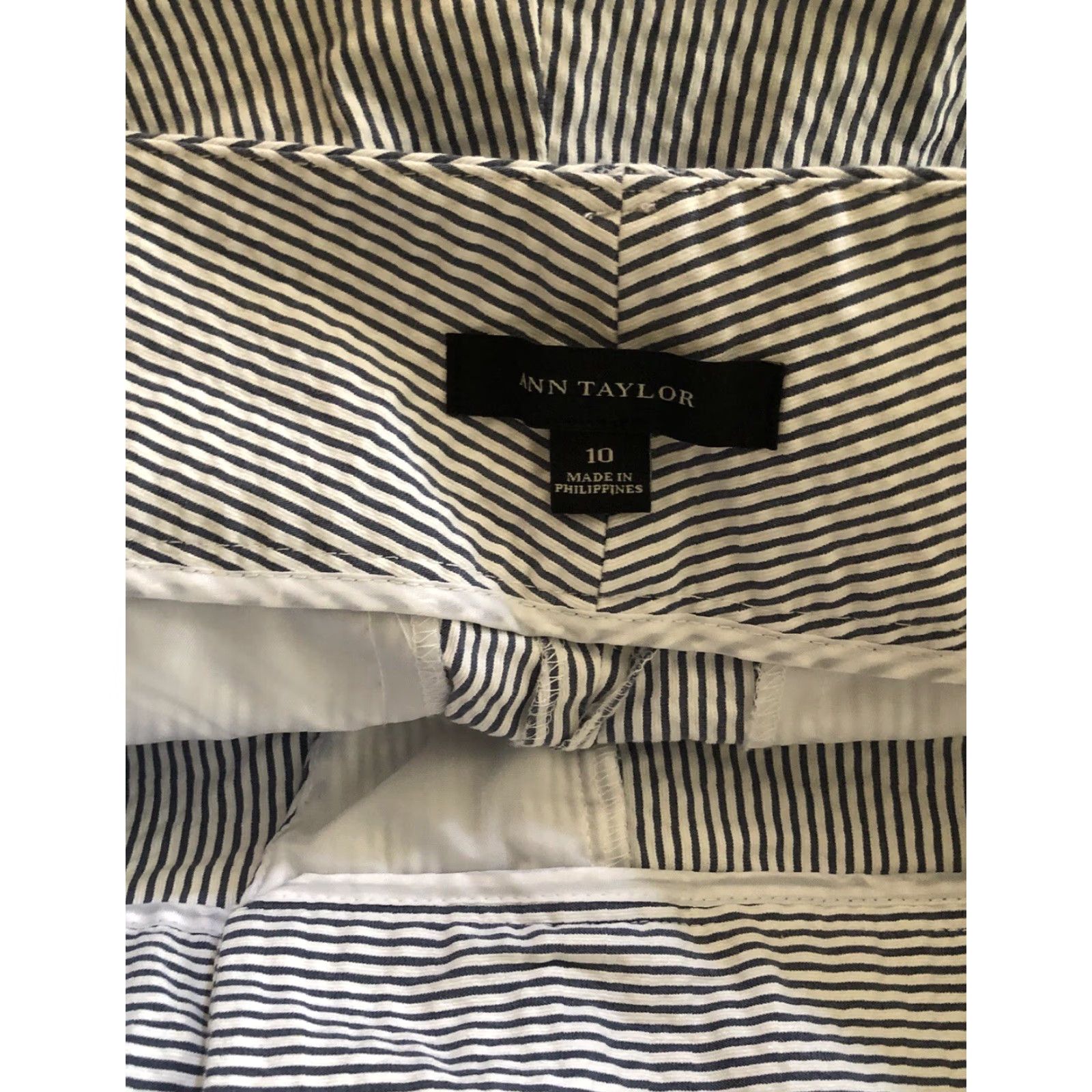 Ann Taylor VINTAGE Ann Taylor Seersucker Pants 10 Blue Wht Stripe Tapered Leg 34"W Pockets Coastal Size 32" / US 10 / IT 46 - 7 Thumbnail
