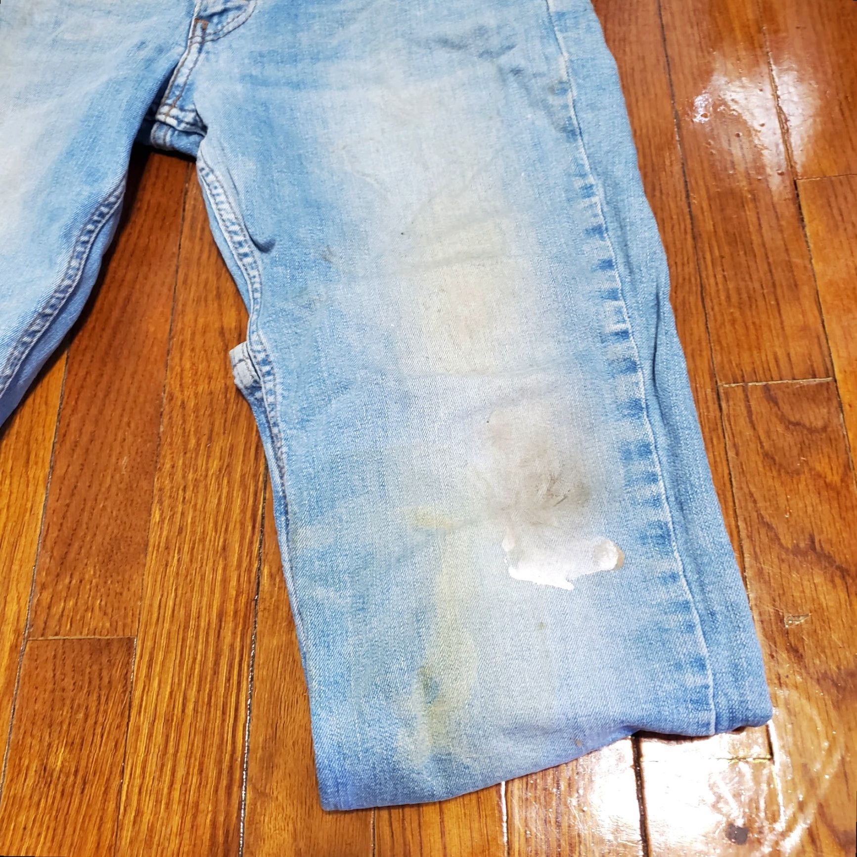 Levi's Levi's Men 514 Regular Fit Straight Stretch Jeans 30x29 Blue Denim Distressed Stain 5-Pocket Logo Button Patch Mid Rise Vintage? No (not vintage) Size US 30 / EU 46 - 6 Thumbnail