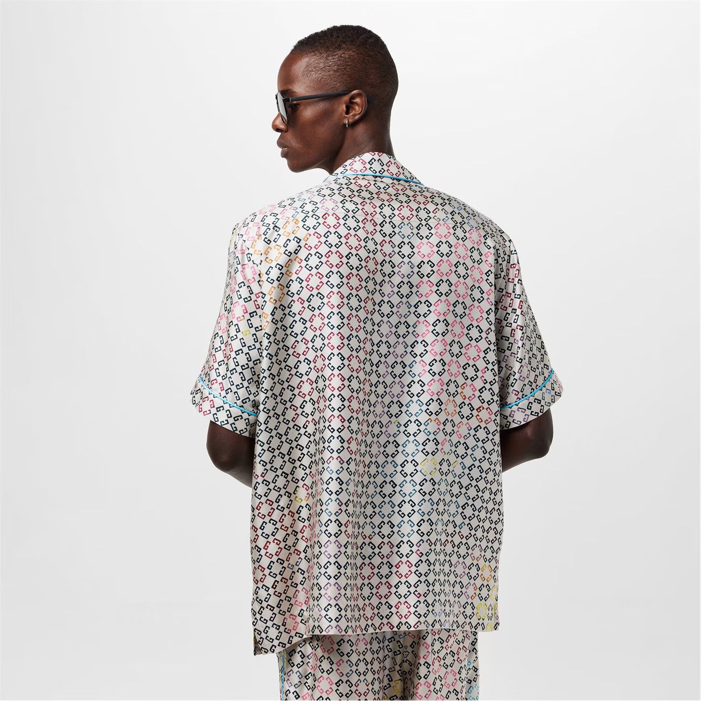 Givenchy o1g2r1mq0426 Mono Silk Short-Sleeve Patterned Shirt Size US M / EU 48-50 / 2 - 4 Thumbnail