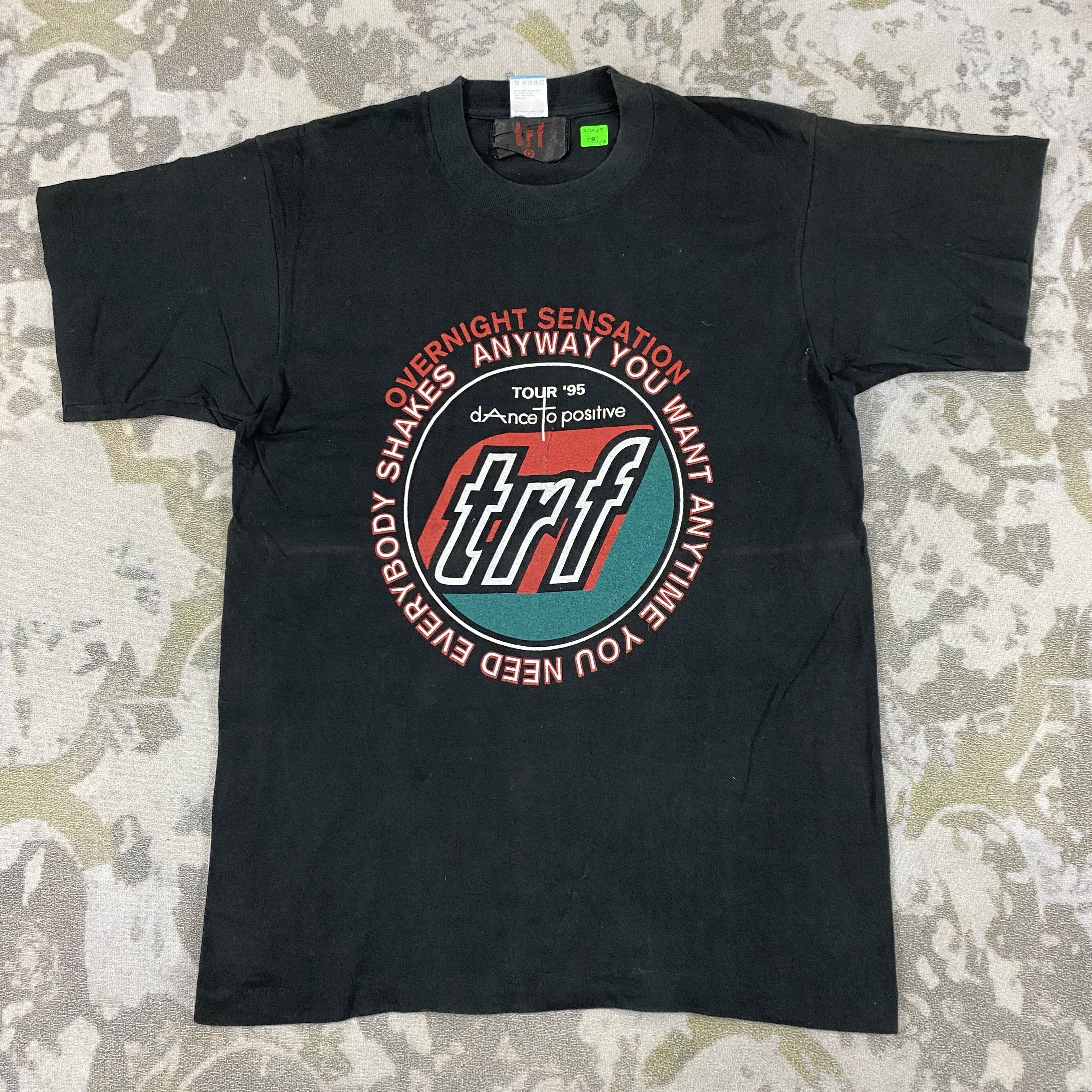 Fruit Of The Loom Vintage TRF Tour dance to positive 95s T-shirt -B076 Size US M / EU 48-50 / 2 - 1 Thumbnail