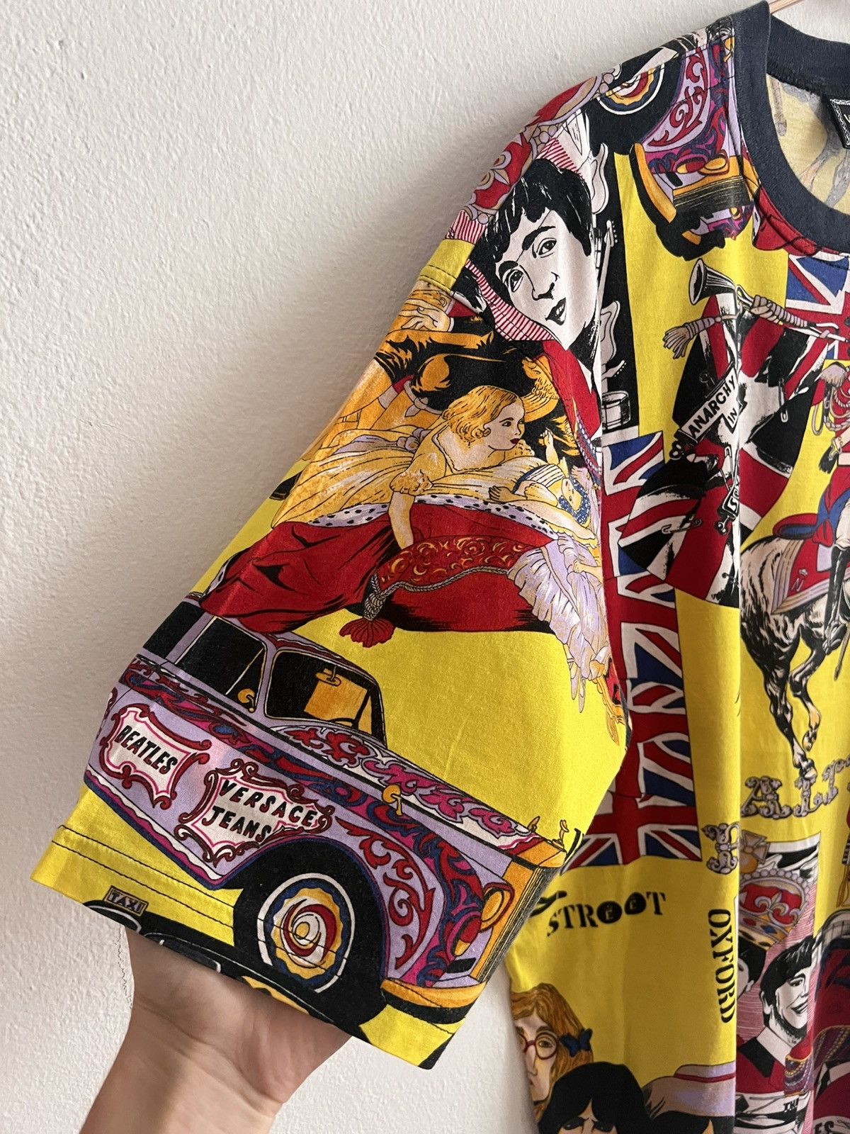 Versace Vintage Versace British Themed T-shirt The Beatles Size US L / EU 52-54 / 3 - 2 Thumbnail