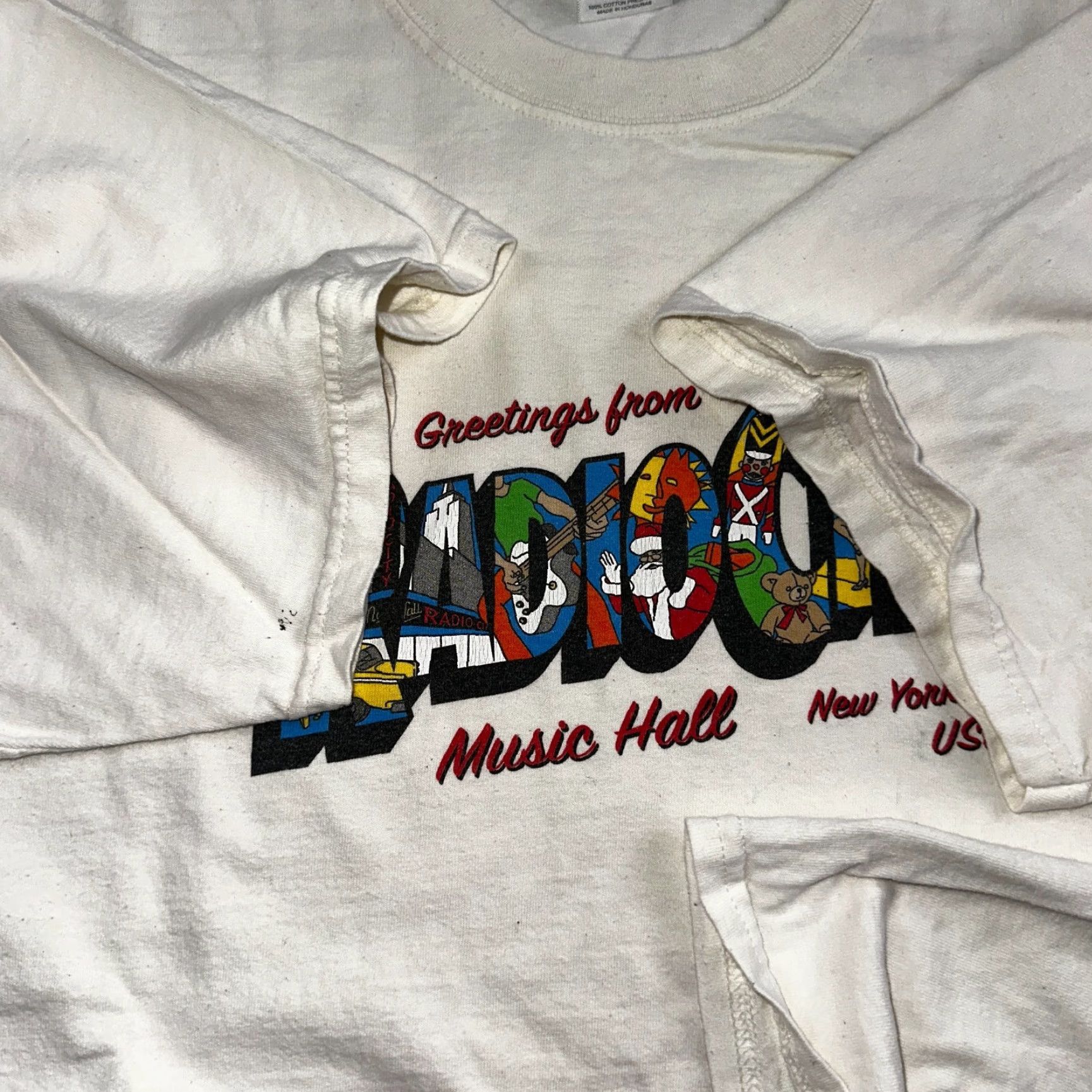 Vintage VINTAGE Radio City Music City Hall T Shirt NYC Y2K 2000s Art Band NYC White 2XL Men Crew Neck Short Sleeve Graphic Print Vintage Theme 70s 80s 90s Size US XXL / EU 58 / 5 - 4 Thumbnail