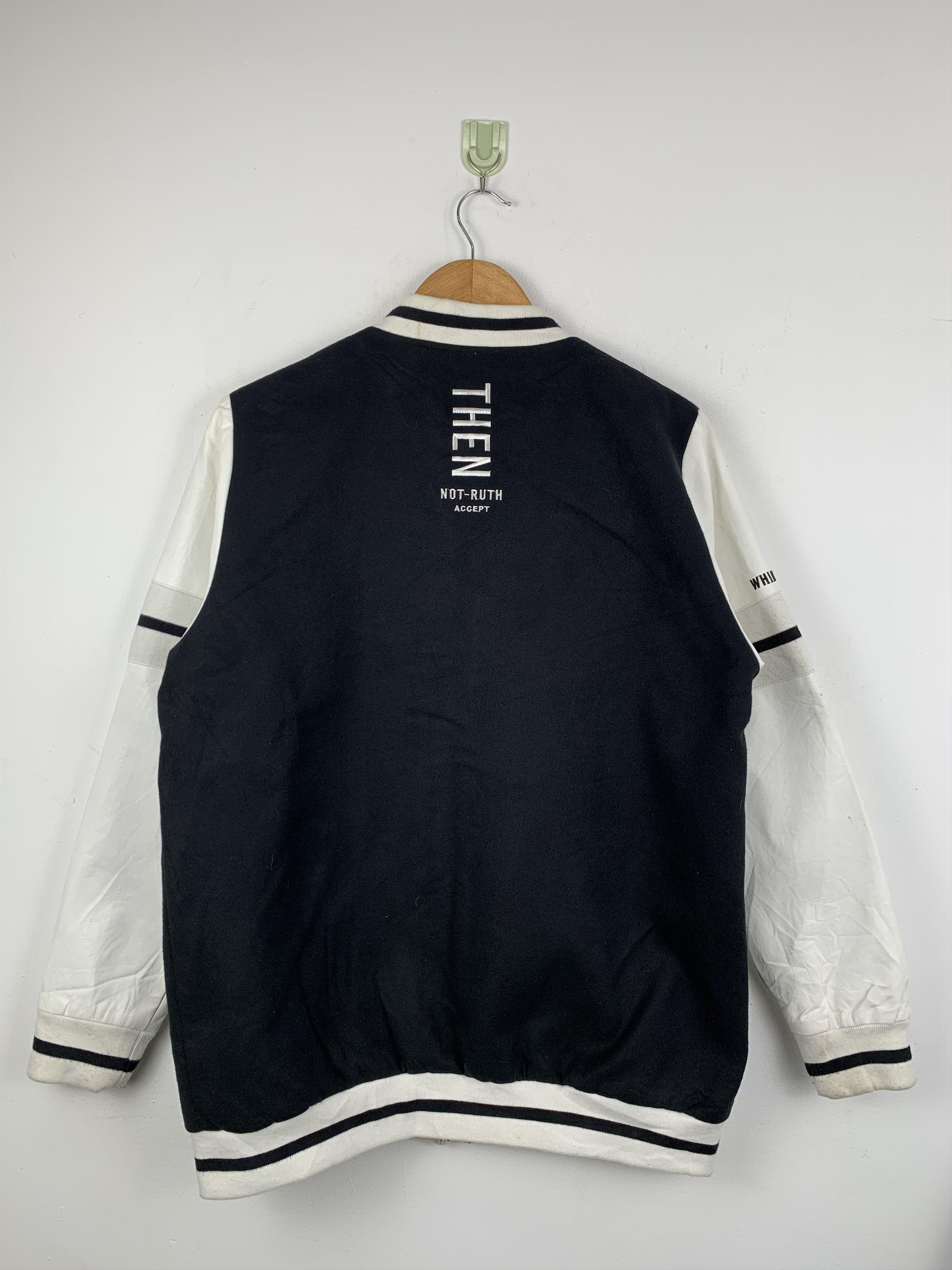 Japanese Brand Vintage Japanese Brand Sleeve Leather Varsity Jacket V0534 Size US M / EU 48-50 / 2 - 3 Thumbnail