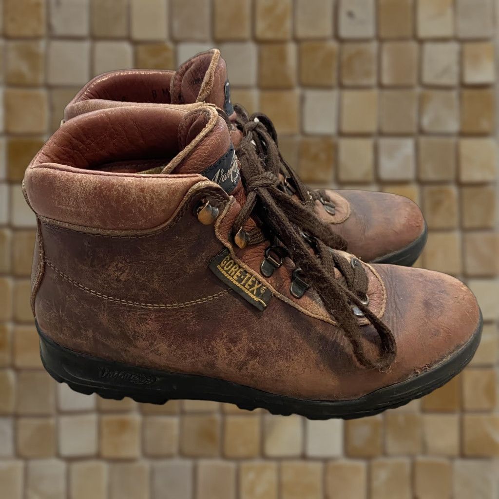 Vasque VTG Vasque Boots Womens 8 Brown Leather Gore-Tex Hiking Combat Italy Sundowner Size US 8 / IT 38 - 1 Thumbnail