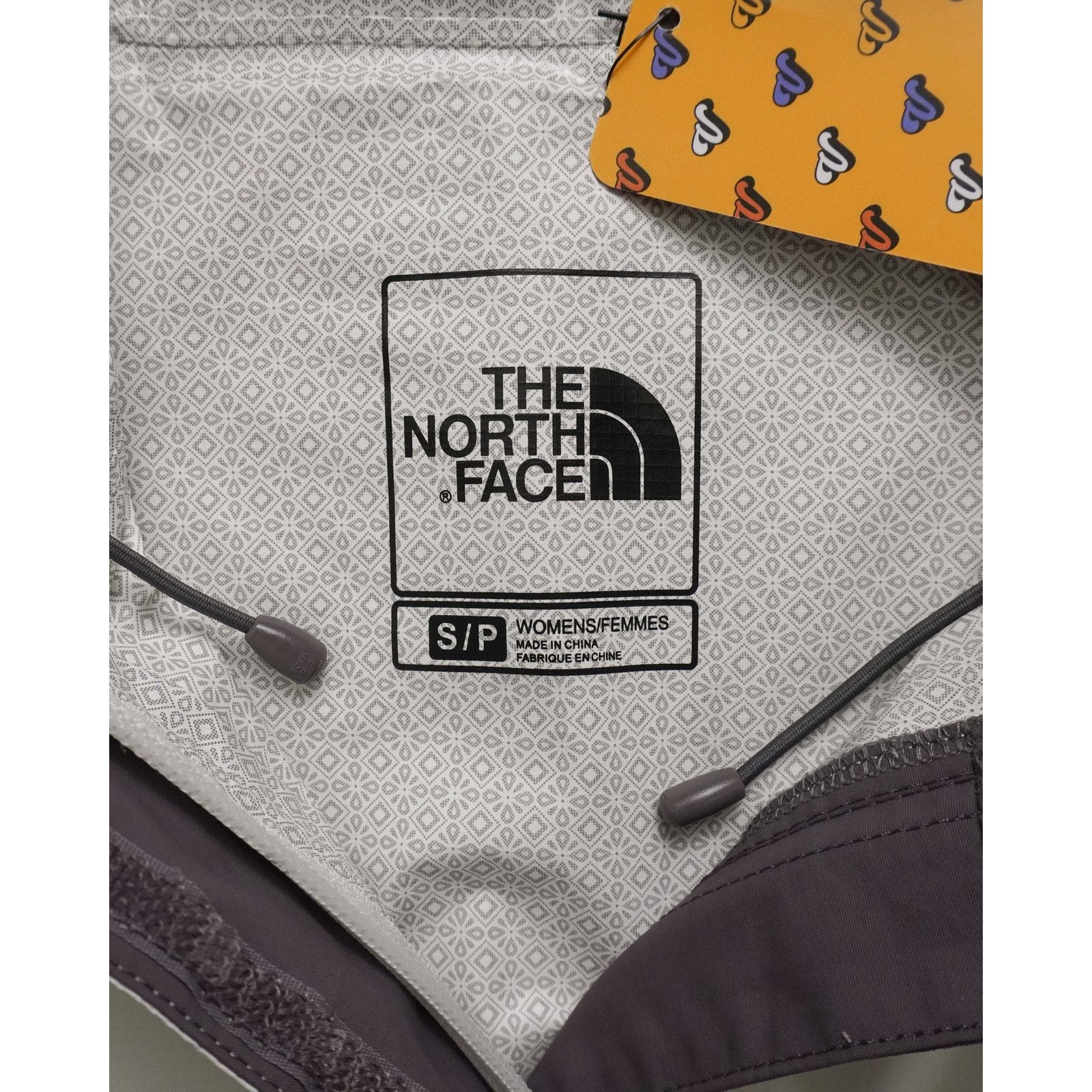 The North Face Vintage 00s The North Face White Jacket - Women's Small Size S / US 4 / IT 40 - 2 Thumbnail