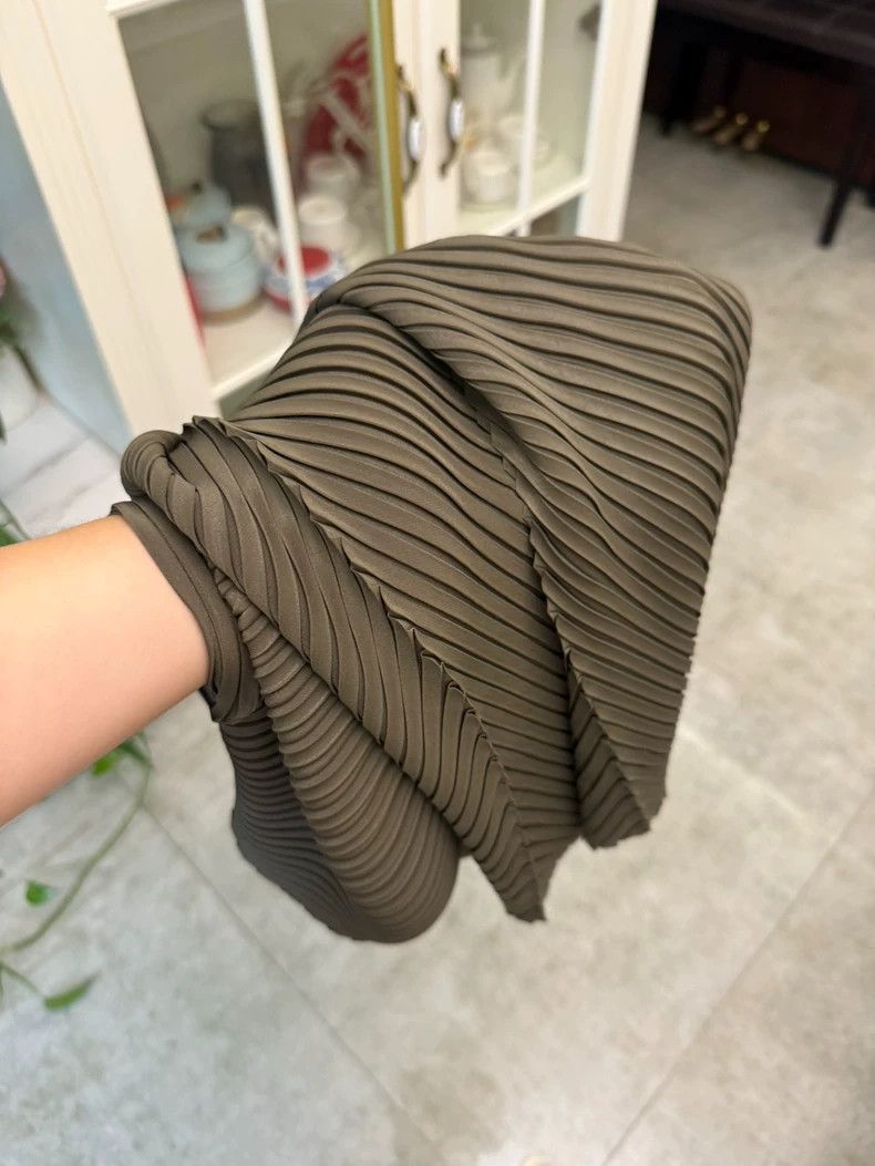 Issey Miyake Issey Miyake size:2 Khaki asymmetrical pleated vest Size S / US 4 / IT 40 - 8 Thumbnail