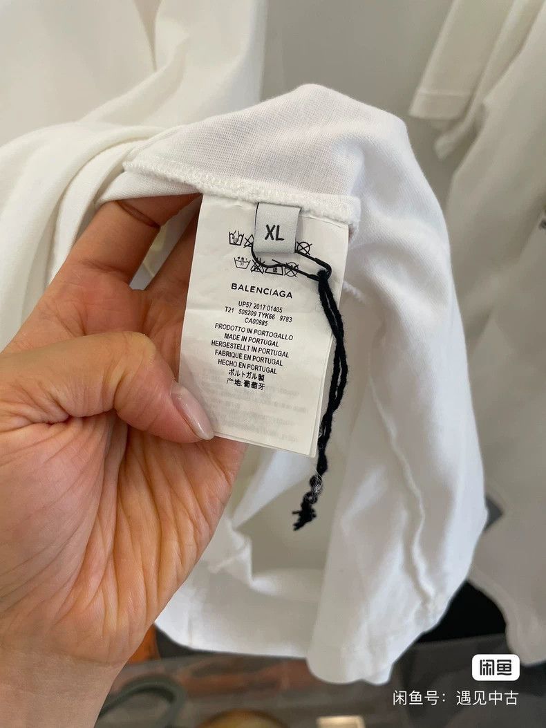 Balenciaga Balenciaga Letter Logo Two-Way T-Shirt Size US XL / EU 56 / 4 - 4 Thumbnail