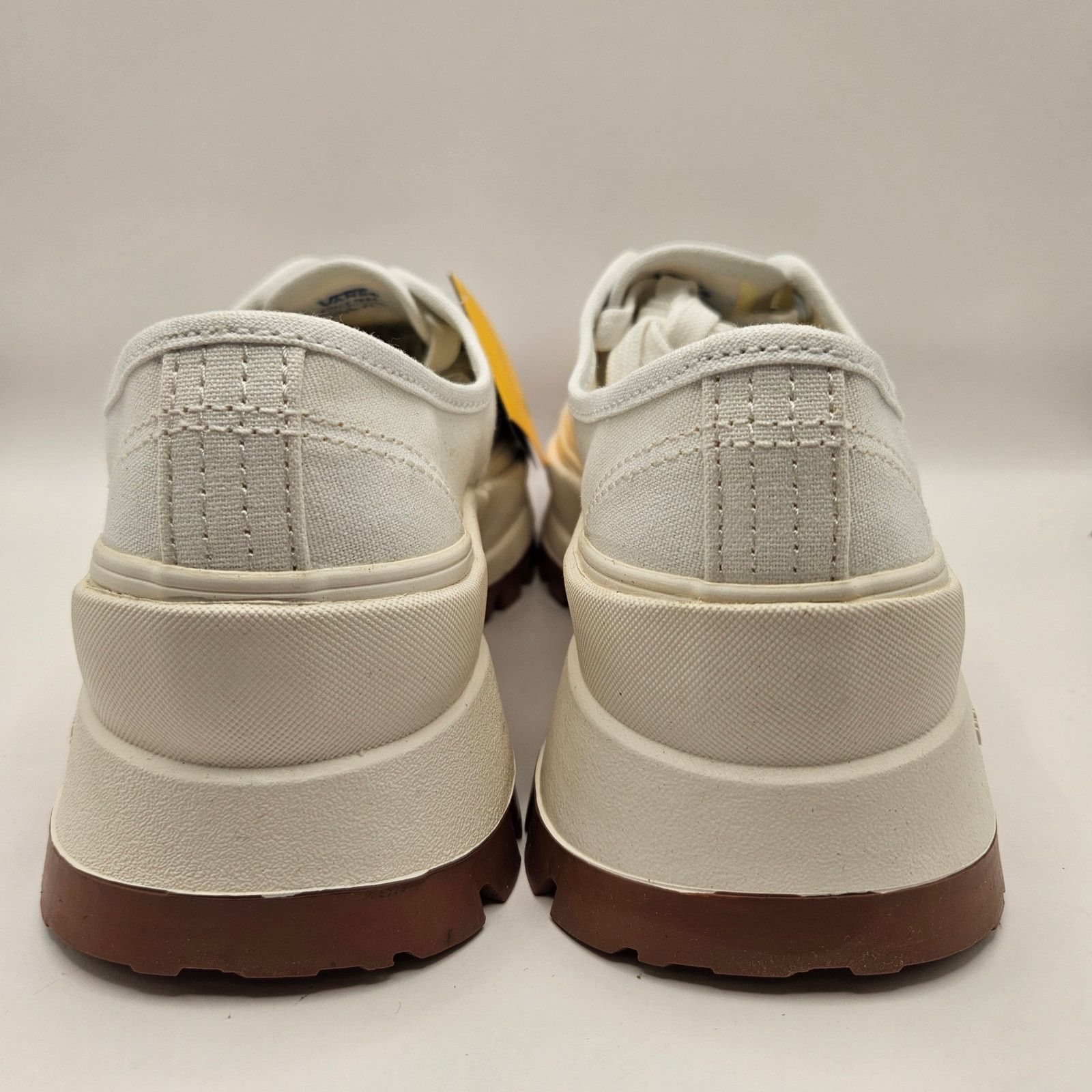 Vans VANS WOMEN'S 8 AUTHENTIC VIBRAM SOLE TRUE WHITE LOW TOP NWOB Size US 8 / IT 38 - 4 Thumbnail