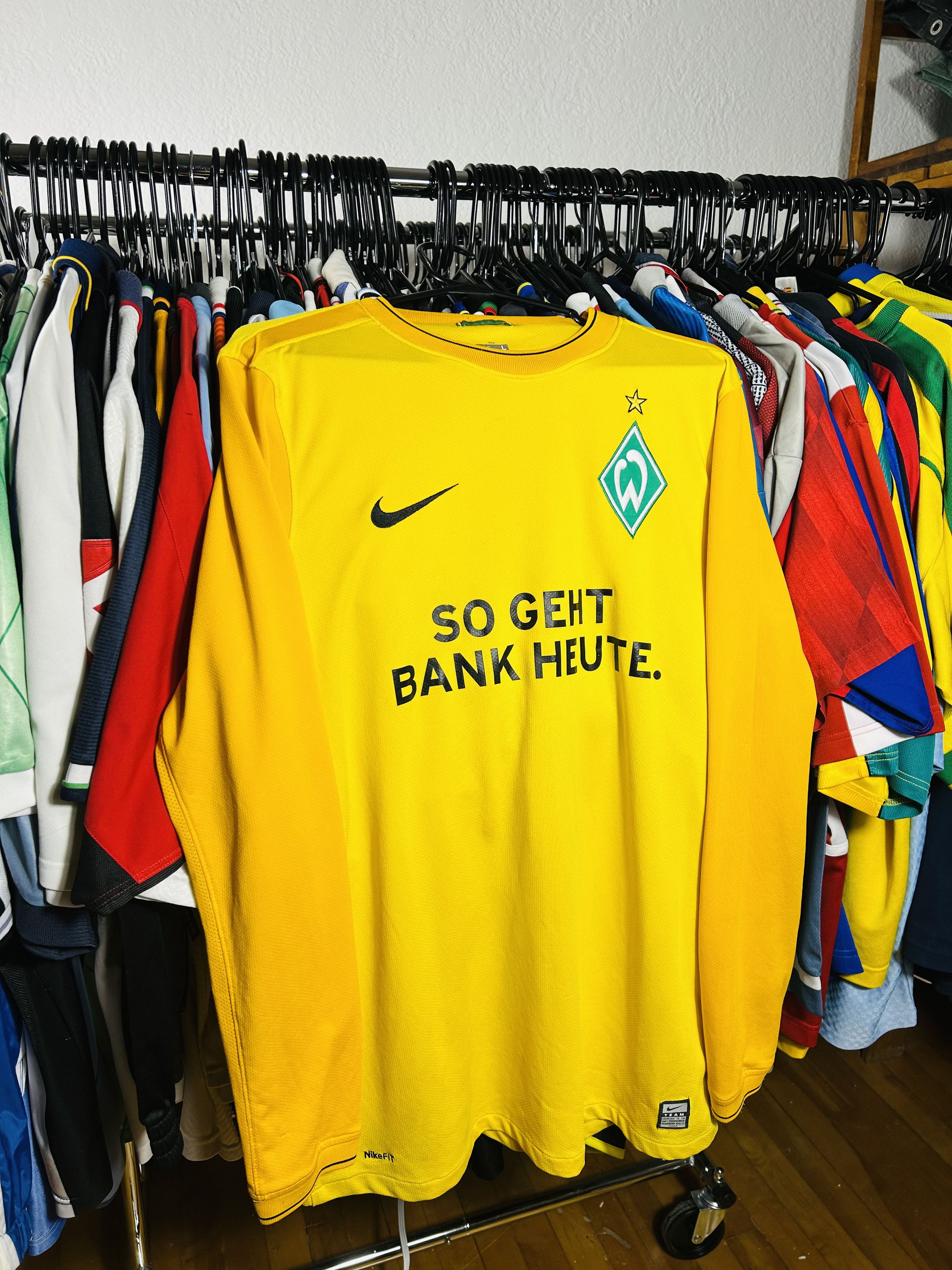 Nike Werder Bremen 2009/10 GK Jersey Size US L / EU 52-54 / 3 - 1 Thumbnail