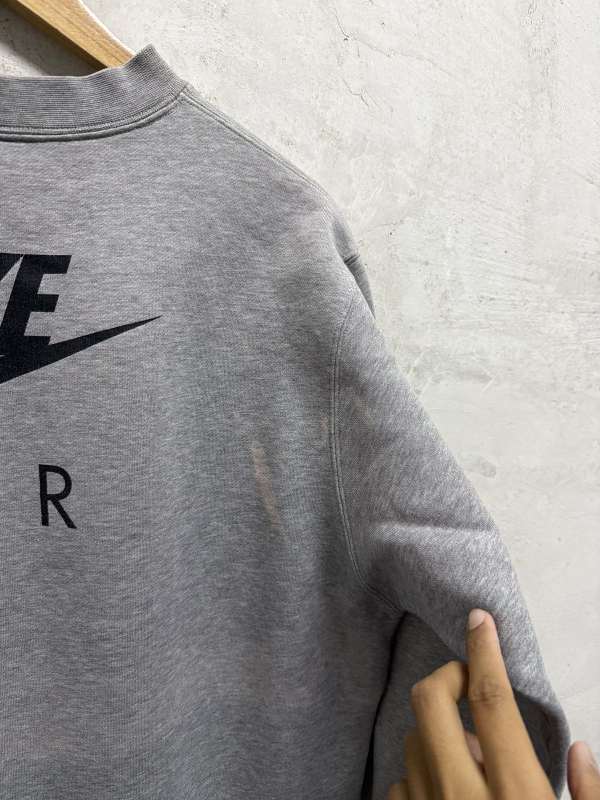 Nike 2000s Distressed Nike-Air is Not a Shoe Crewneck Size US L / EU 52-54 / 3 - 6 Thumbnail