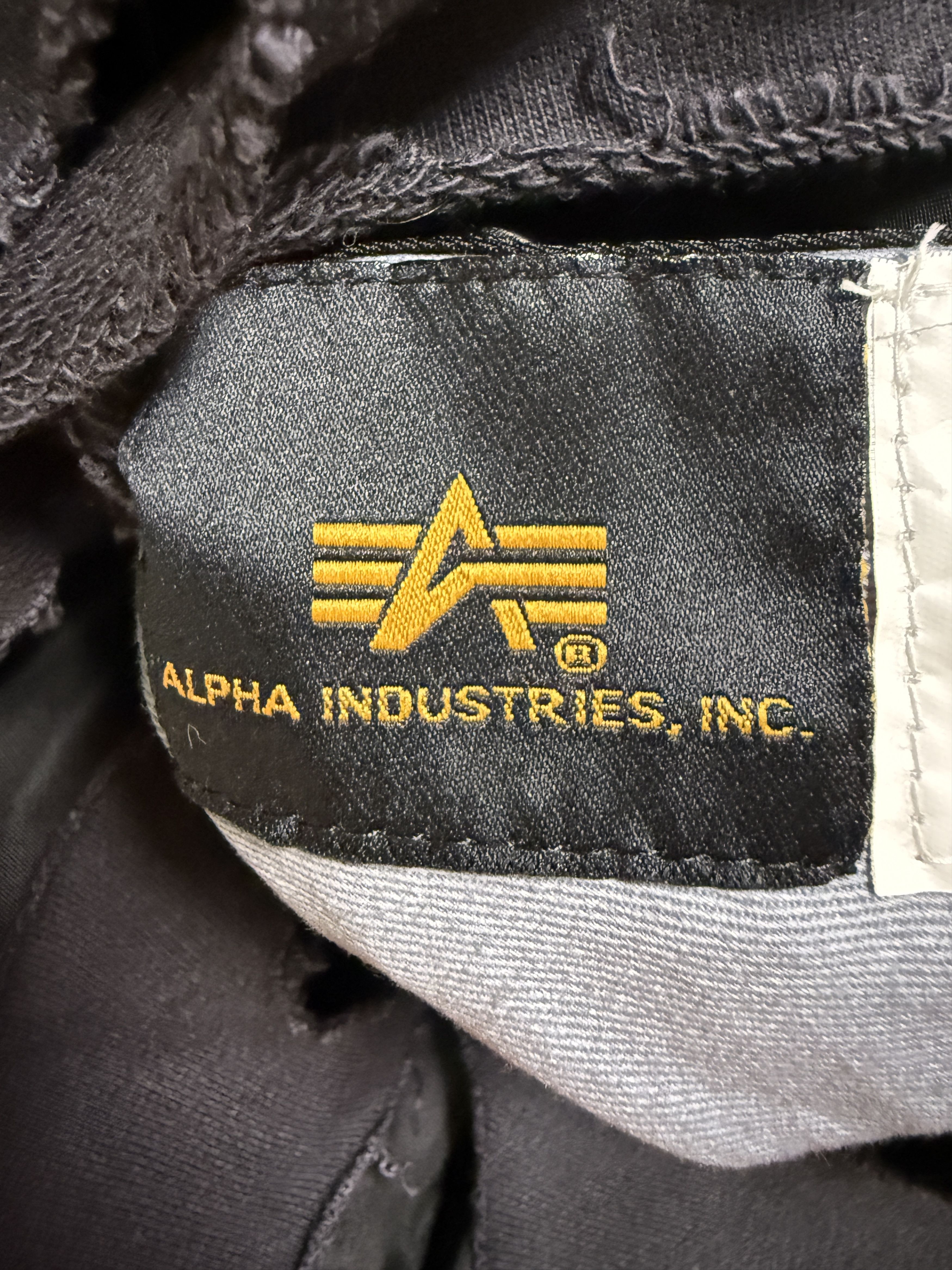 Alpha Industries Sample Ripped Distressed MA-1 Hooded Bomber Jacket Size US XXL / EU 58 / 5 - 7 Thumbnail