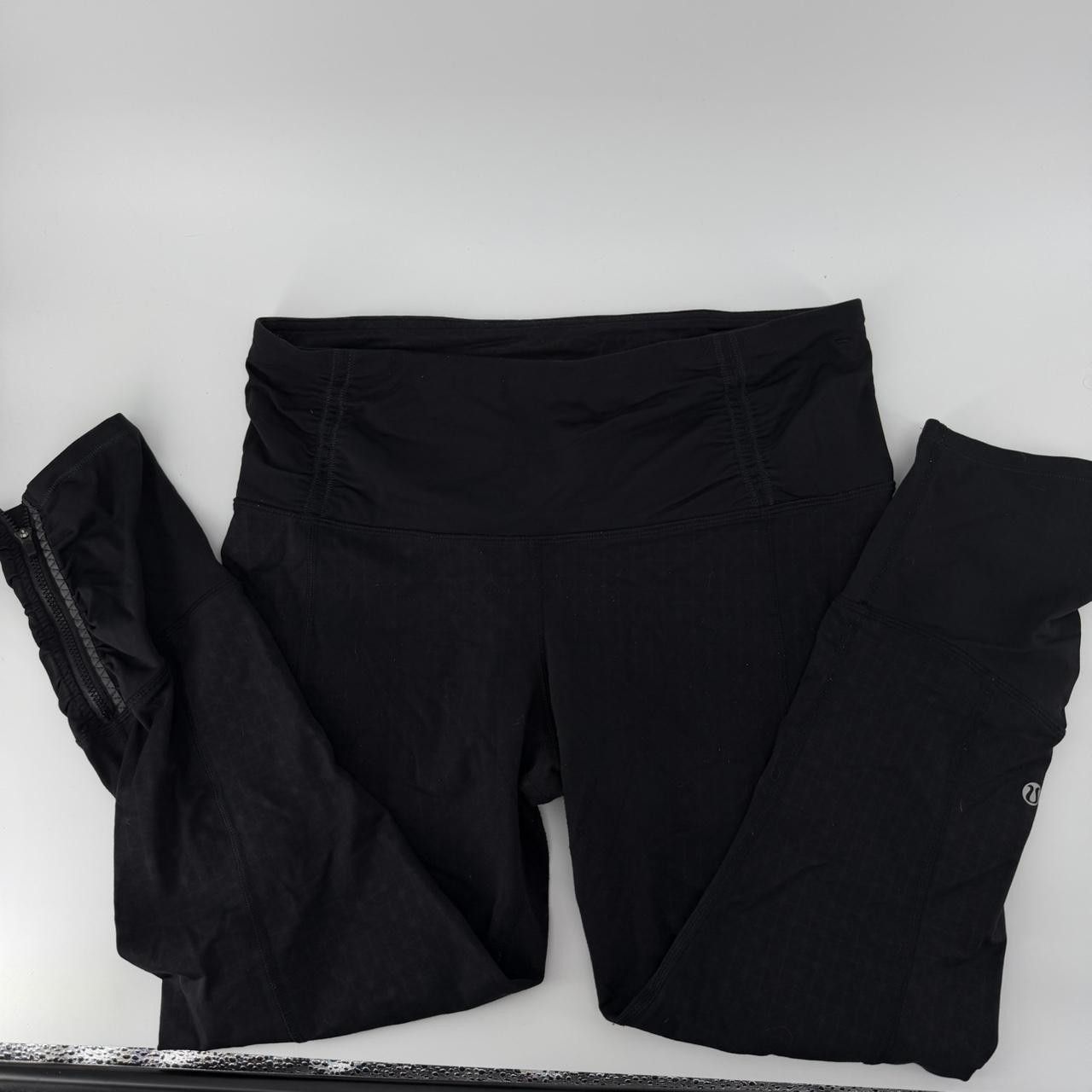 Lululemon Lululemon Black Run Inspire Crop Leggings Size 8 Size 30" / US 8 / IT 44 - 1 Thumbnail