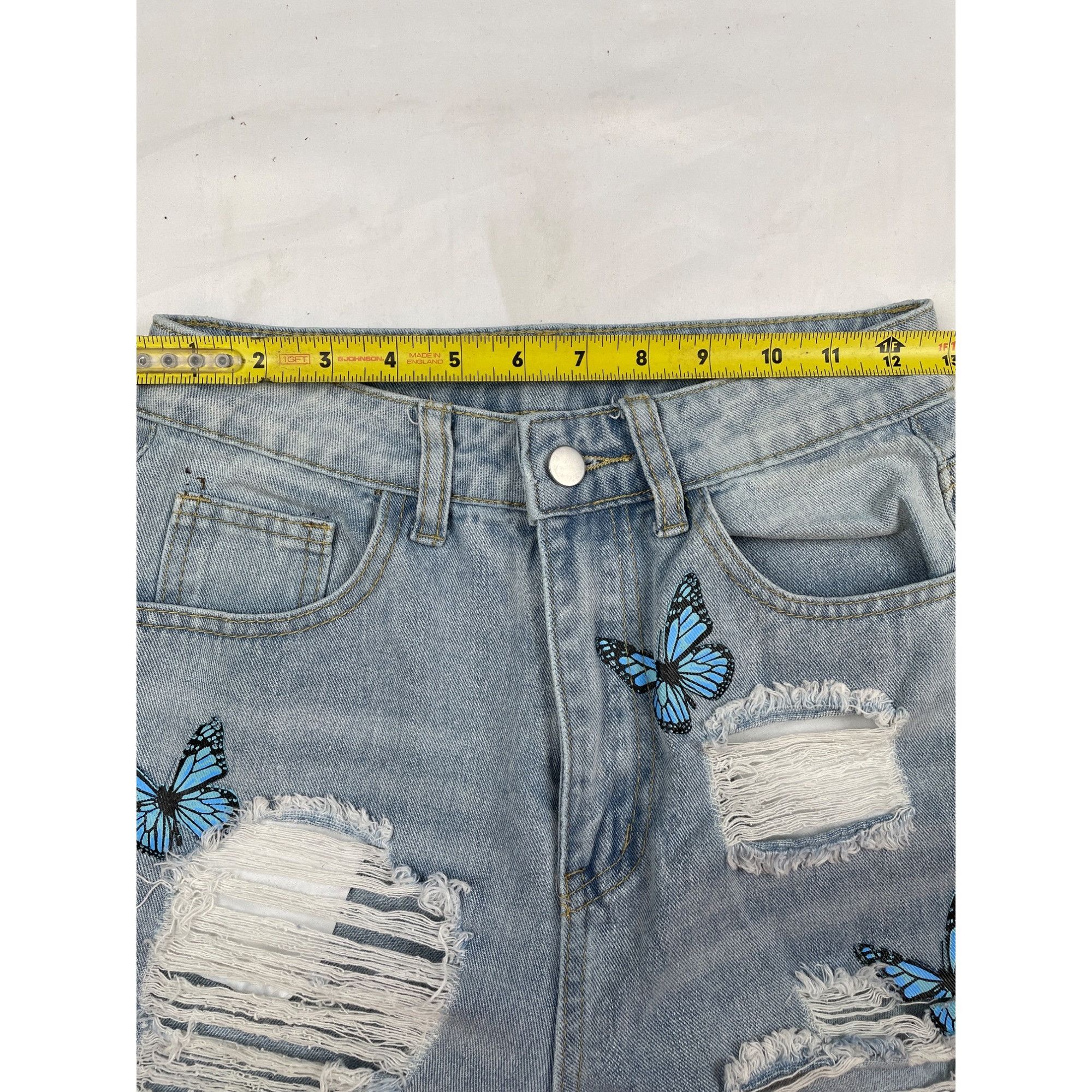 Shein Shein Women's Blue Ripped Butterflies Cropped Jeans Size XS Size 26" / US 2 / IT 38 - 4 Thumbnail