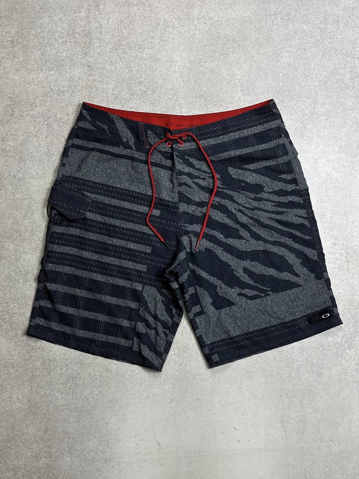 Oakley Vintage Oakley Software Swimming Shorts All Over Print 32 Size US 32 / EU 48 - 1 Thumbnail