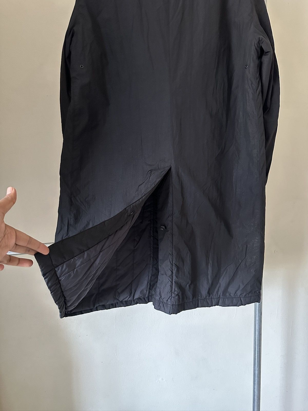 Armani Collezioni 2000s Armani Collezioni Water Repellent Nylon Long Jacket Size US L / EU 52-54 / 3 - 10 Thumbnail