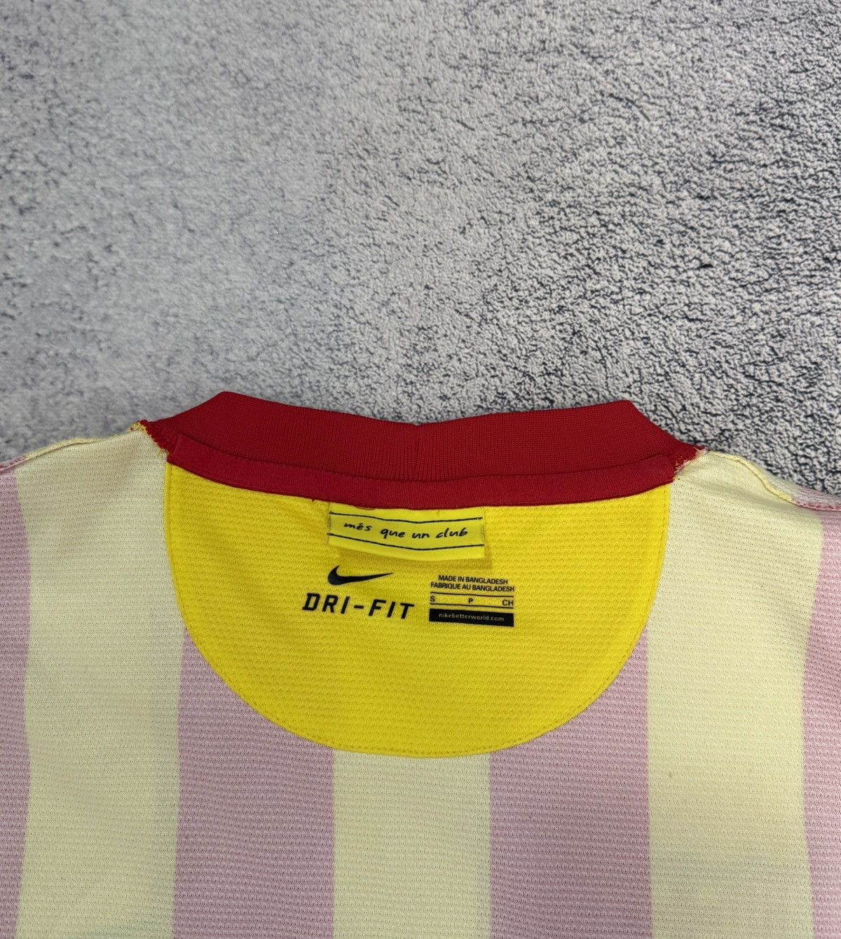 Nike Nike Barcelona 2013 2014 Away Jersey Shirt Men S 532823-703 Size US S / EU 44-46 / 1 - 8 Thumbnail