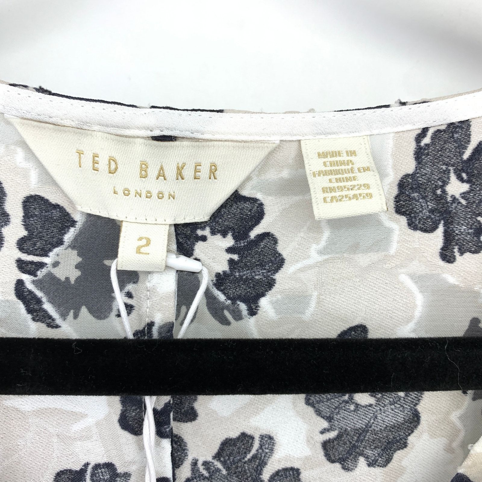 Ted Baker Ted Baker Ruched Detail Mini Dress Sz 2 US 6 Black Gray NEW Size M / US 6-8 / IT 42-44 - 5 Thumbnail