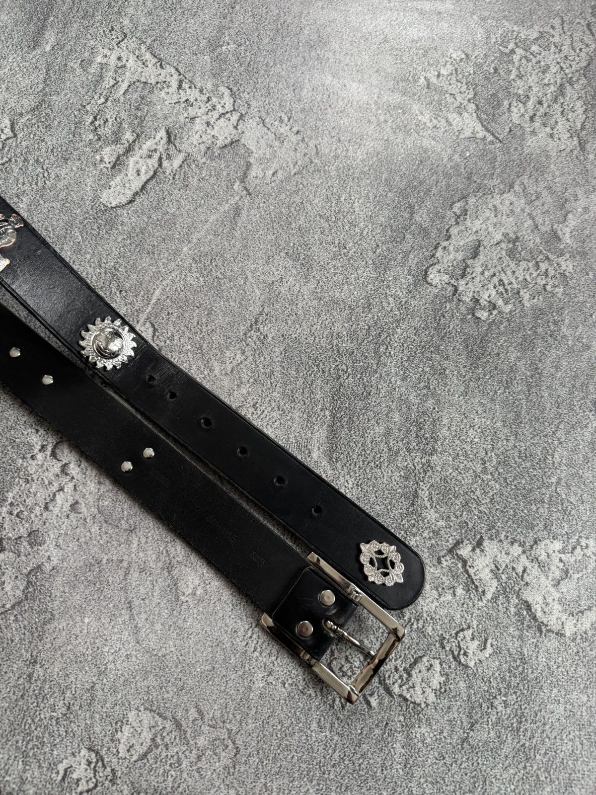 Etro 90s Retro vintage leather belt iconic cows 🐄 metal details Size ONE SIZE - 8 Thumbnail