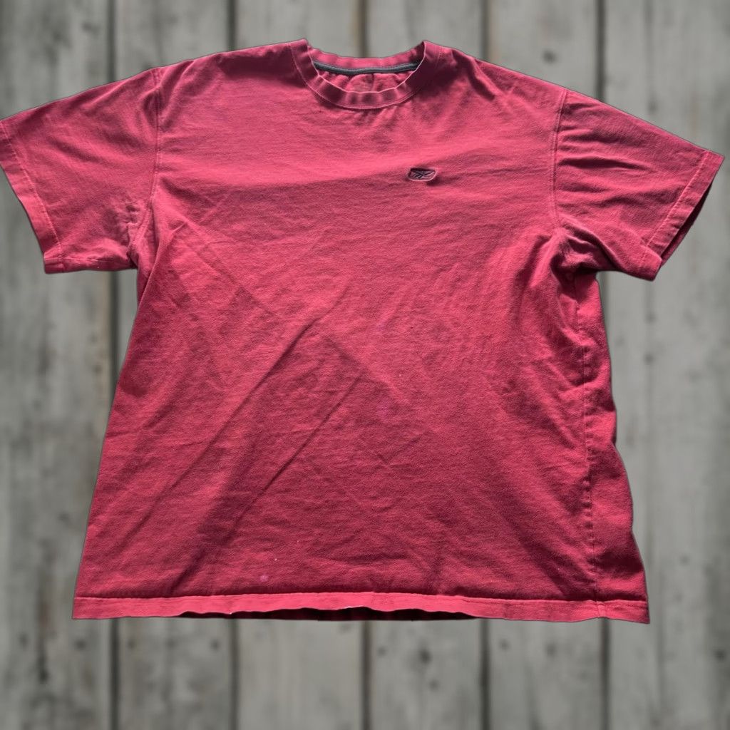 Vintage VINTAGE Red Solid Crew Neck Logo Tee Mens Large Shirt Size US L / EU 52-54 / 3 - 1 Thumbnail