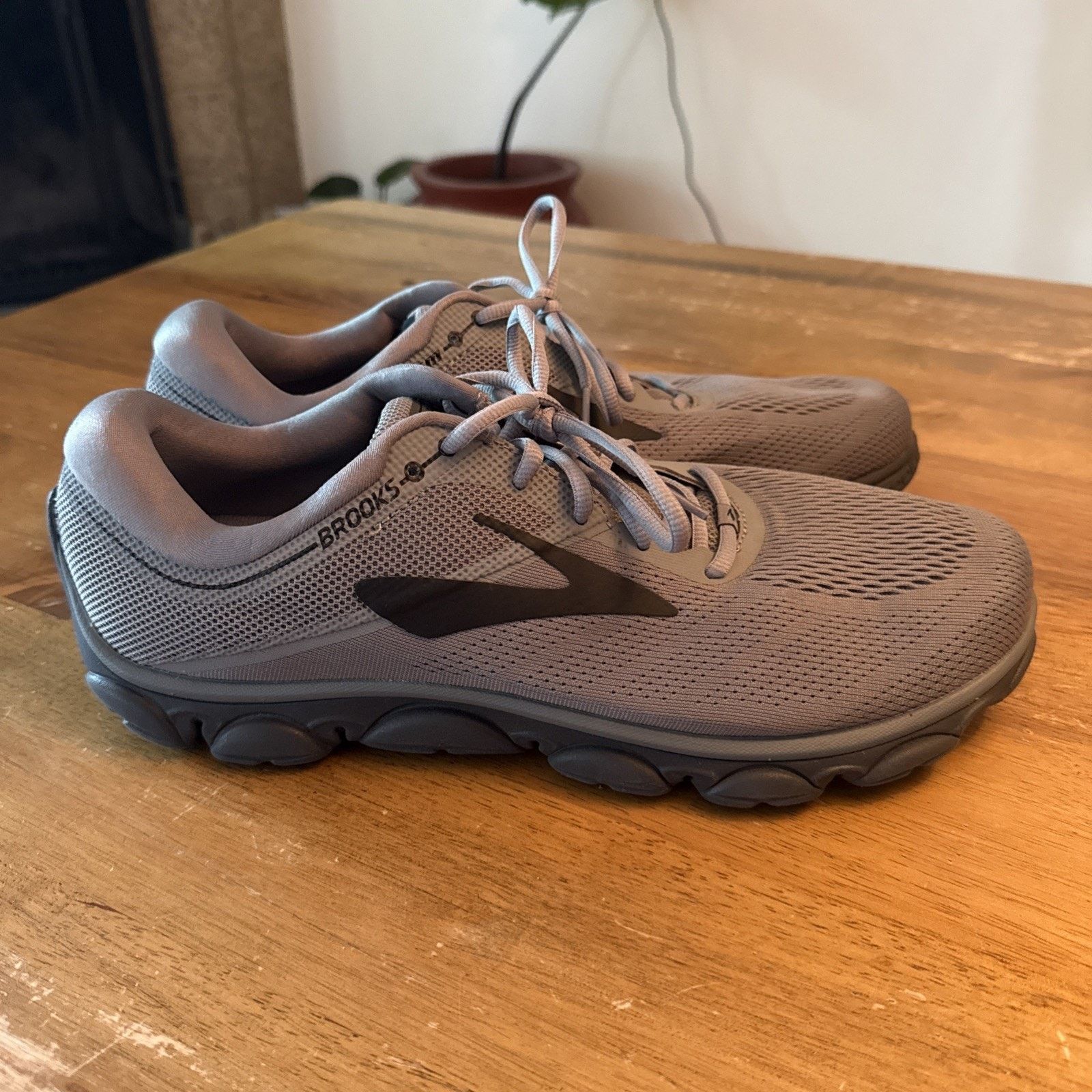 Brooks Brooks Anthem Running Shoes Size Mens 13US Graphite Medium Size US 13 / EU 46 - 3 Thumbnail
