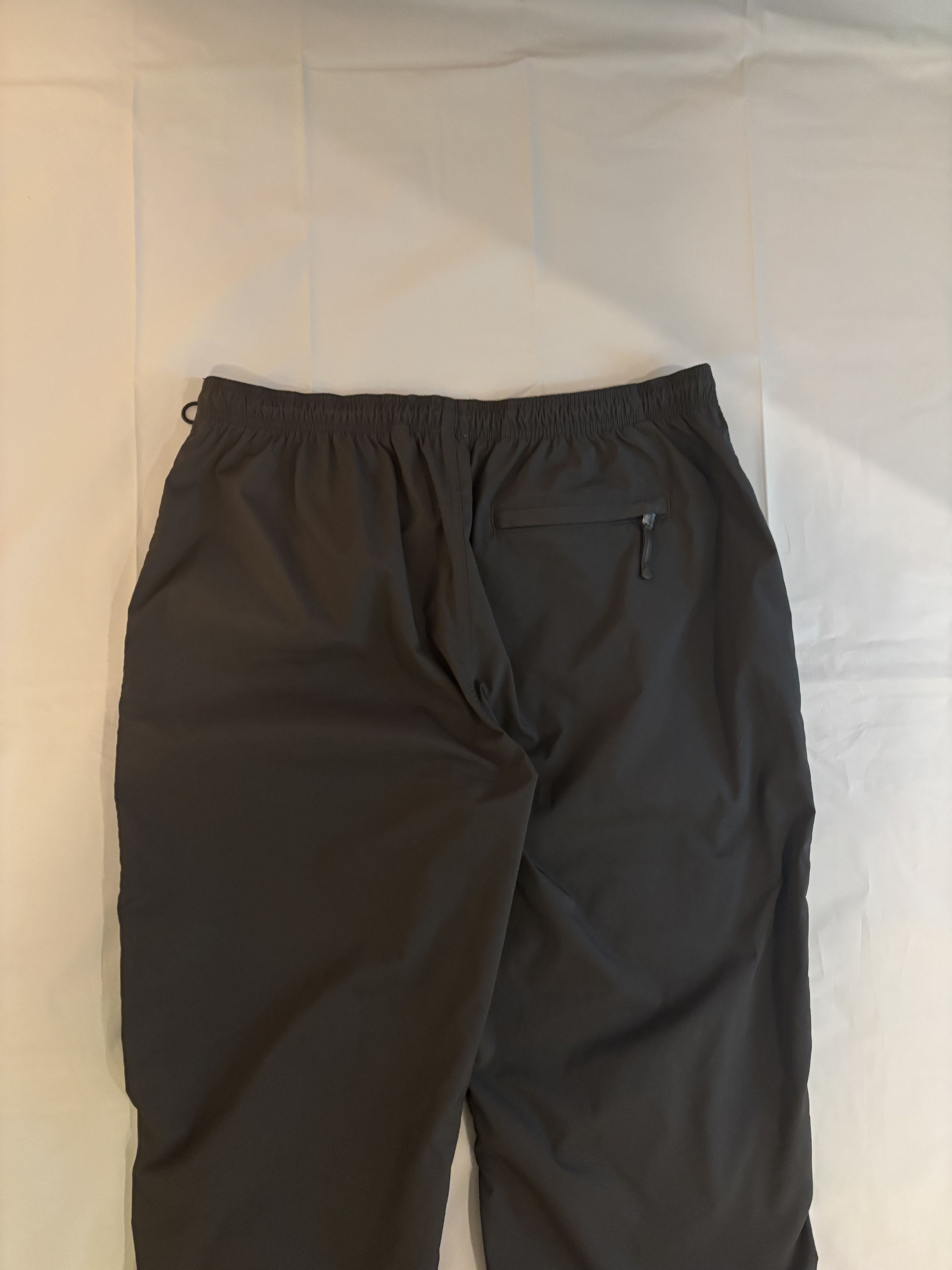 Burberry Pantalon jogging cargo Burberry noir en tbe Size US 32 / EU 48 - 17 Thumbnail