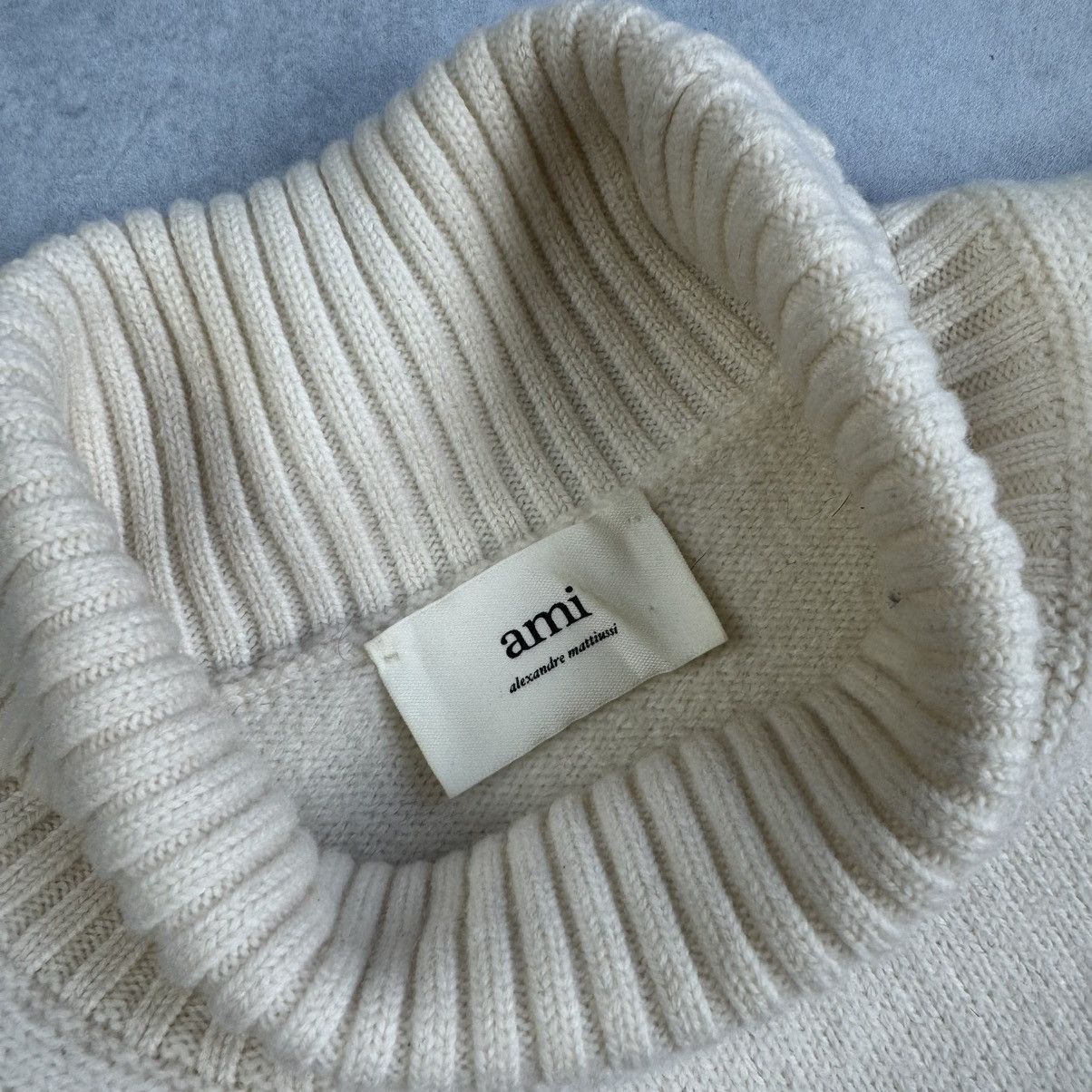 AMI AMI PARIS OVERSIZED HEART LOGO TURTLENECK SWEATER 100% WOOL Size US S / EU 44-46 / 1 - 4 Thumbnail
