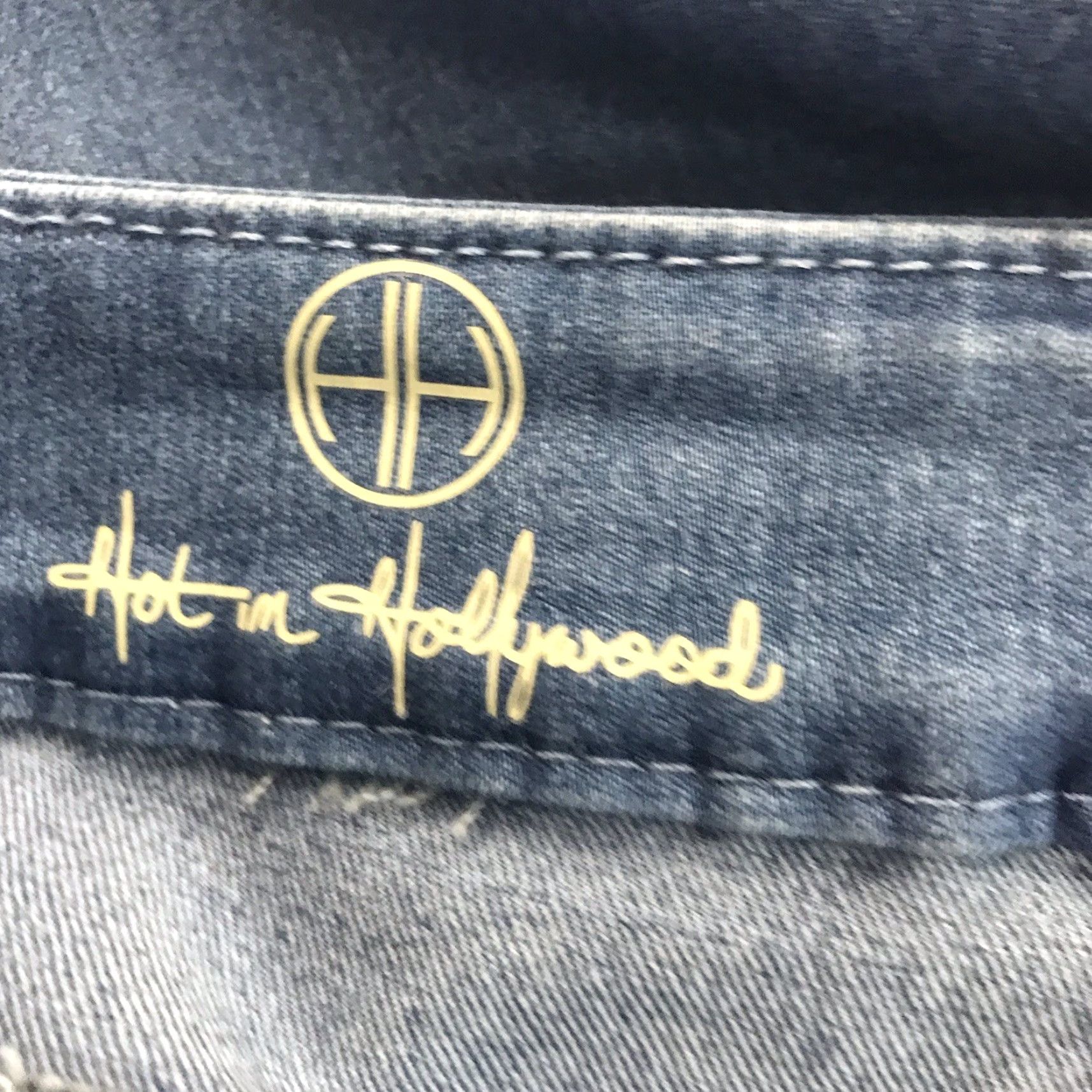 Vintage VINTAGE Hot in Hollywood Women’s Jeans Ankle Slim Leg Plus Size 1X Blue Stretch Comfort Size 40" / US 18 - 6 Thumbnail