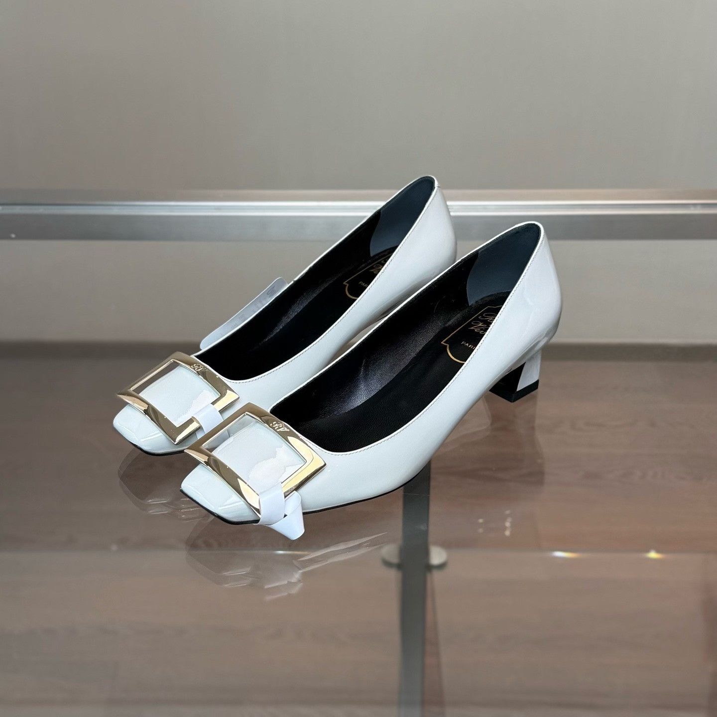 Roger Vivier Roger Vivier Retro Gray Lowtop Sneakers it_36-5 Women Size US 6.5 / IT 36.5 - 1 Thumbnail