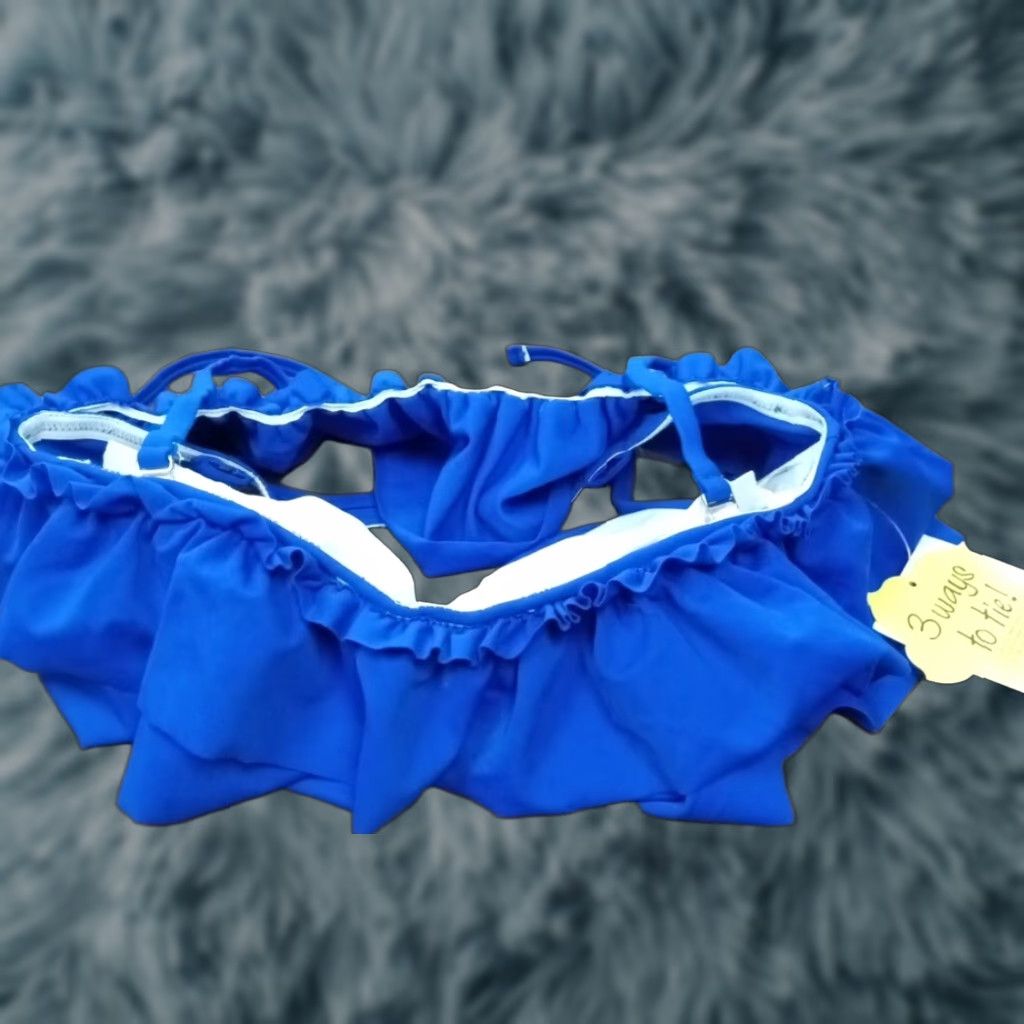 Vintage hapari swimwear Bikini Top Blue 8-10 M new with tags Bikini Top Womens M Blue Hapari Swimwear Top 8-10 M New with Tags Size M / US 6-8 / IT 42-44 - 1 Thumbnail