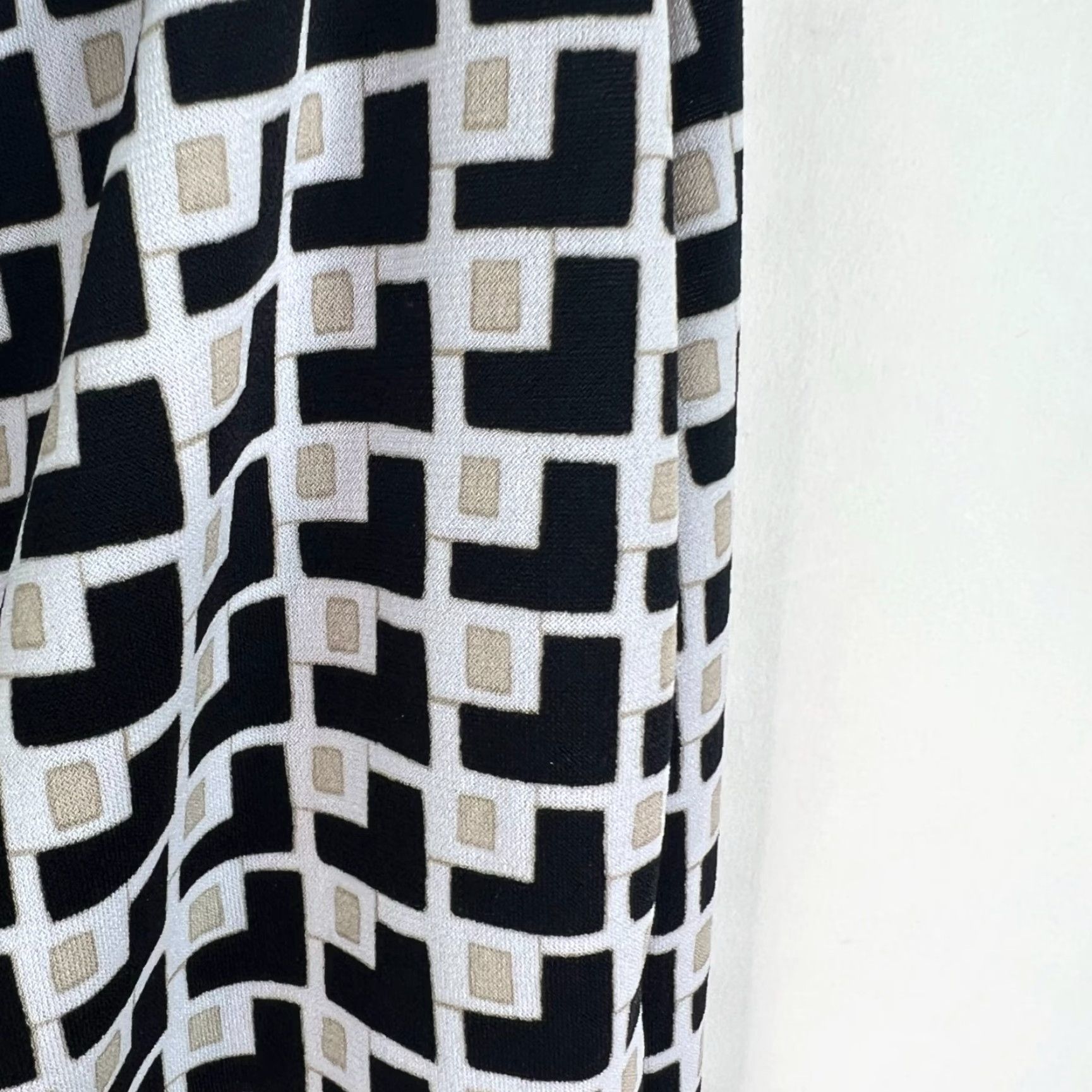 Liz Claiborne Liz Claiborne Checkered Sleeveless Tank Top Womens M Black Tan - Casual Stretch 95% Polyester Spandex Draped Collar Scoop Neck Shirt Tank Size M / US 6-8 / IT 42-44 - 2 Thumbnail
