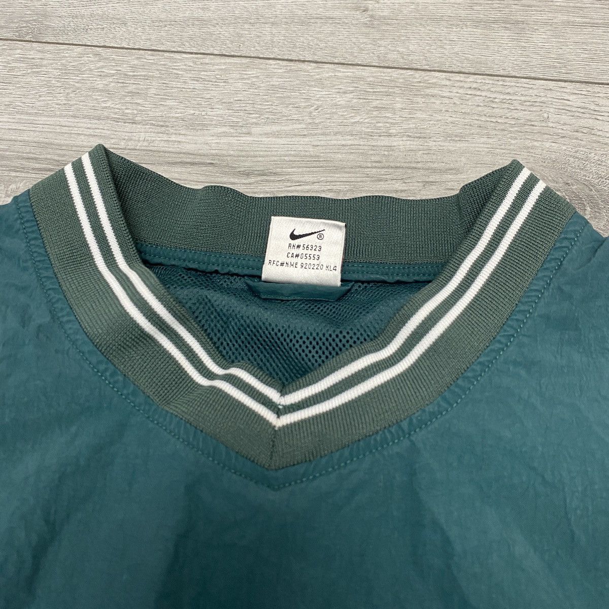 Nike × Vintage Nike Vintage Nylon Sweatshirt 90’s Size S / US 4 / IT 40 - 5 Thumbnail