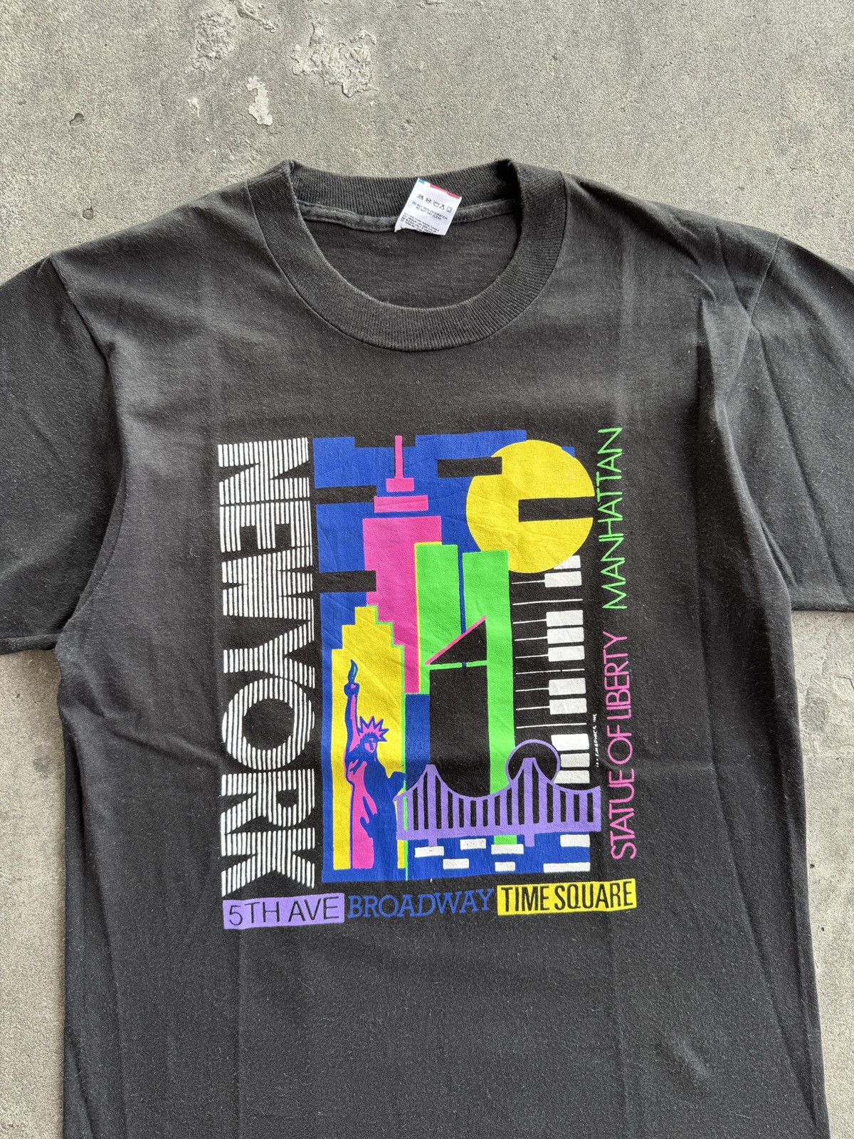Vintage NewYork Vintage Tourist Manhattan Empire State Twin Towers Size US M / EU 48-50 / 2 - 2 Thumbnail