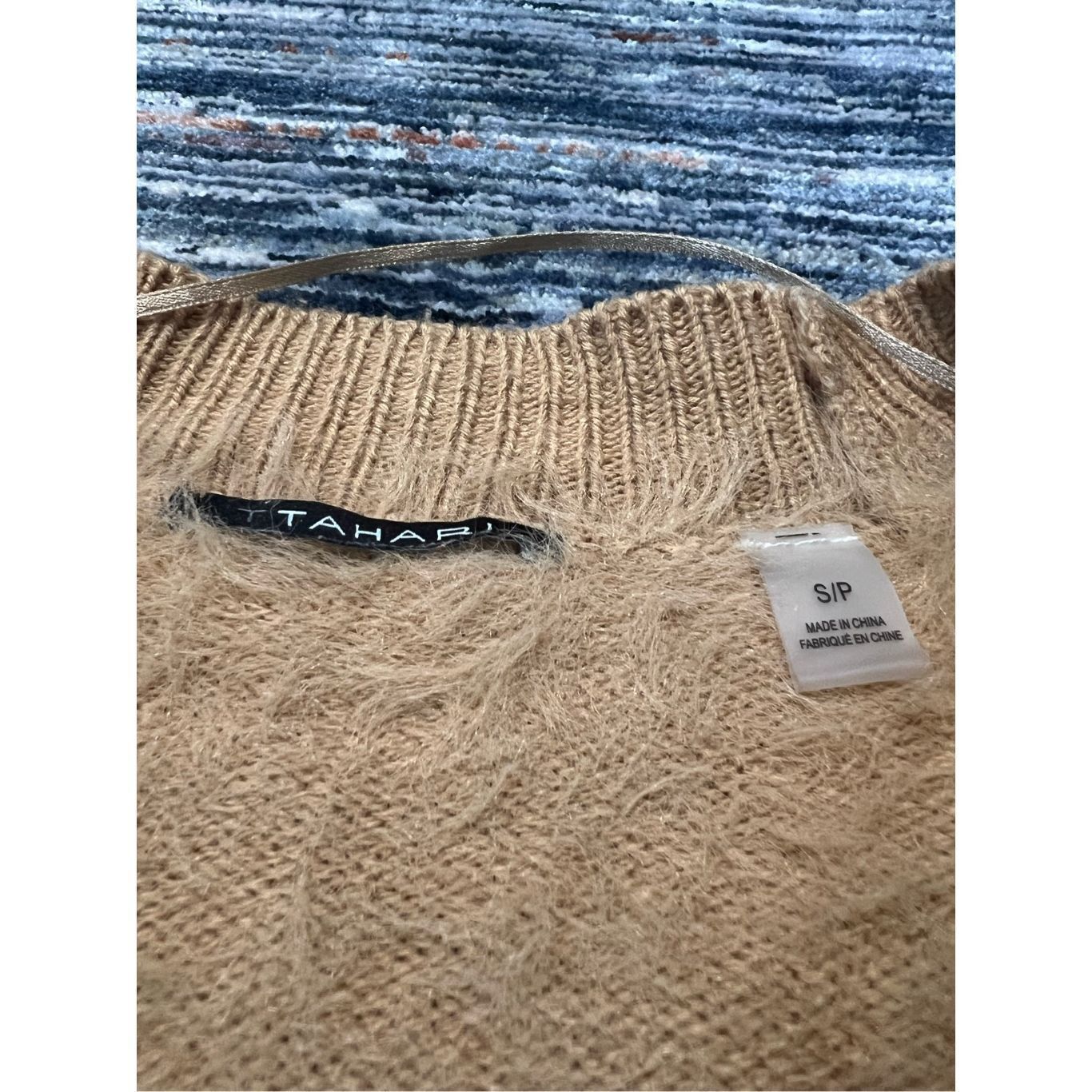 Other T Tahari oversized sweater cardigan eyelashes size S Size S / US 4 / IT 40 - 6 Thumbnail