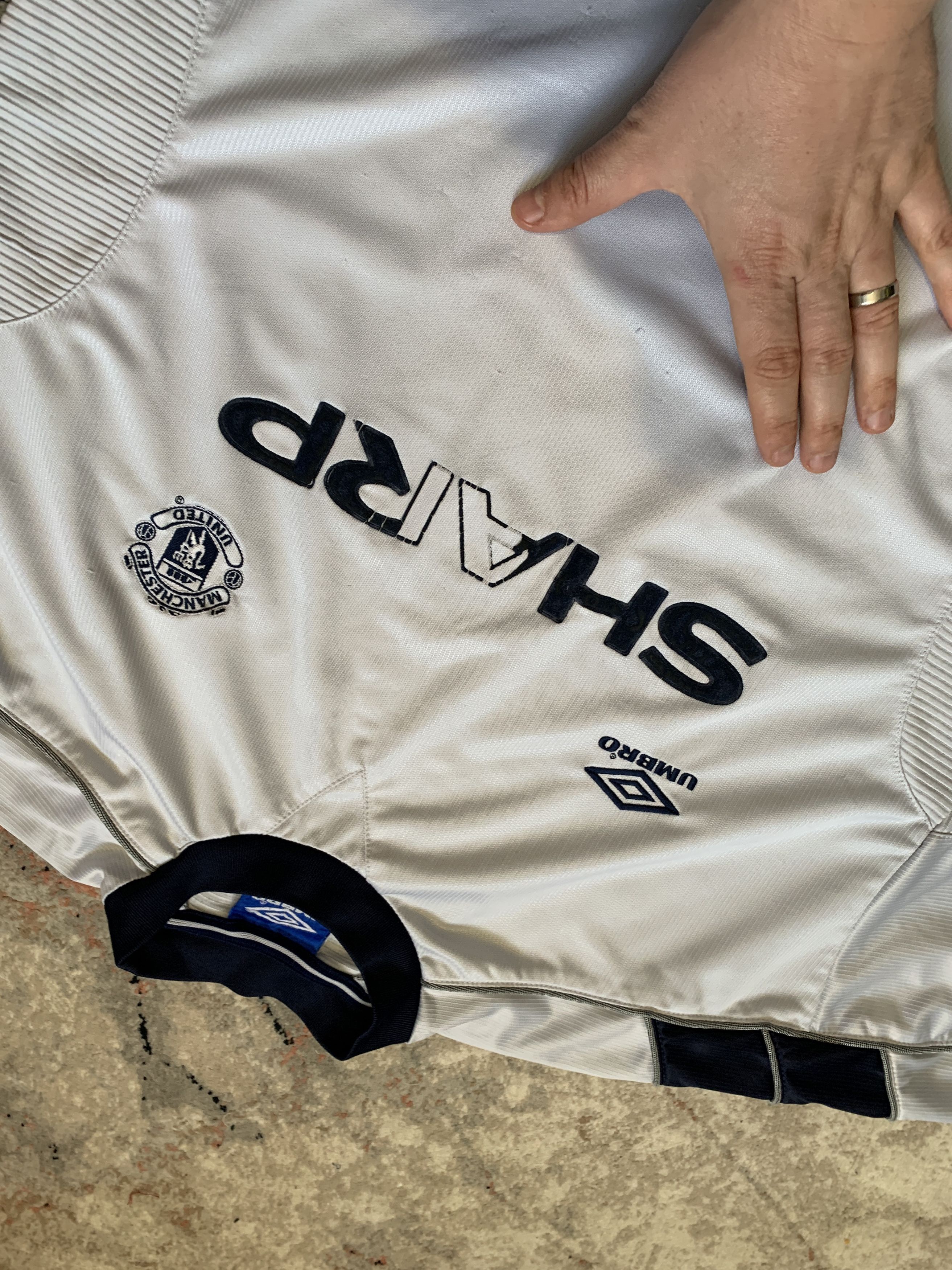 Umbro Umbro Vintage Manchester United Jersey Size US L / EU 52-54 / 3 - 2 Thumbnail