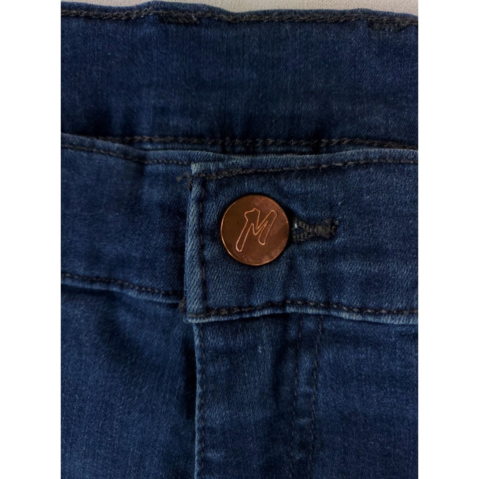 Vintage **Mens Mugsy Blue Lake Shores Stretchy Jean 35** User: **Mens Mugsy Blue Lake Shores Stretchy Jean 35** Size US 35 - 3 Thumbnail
