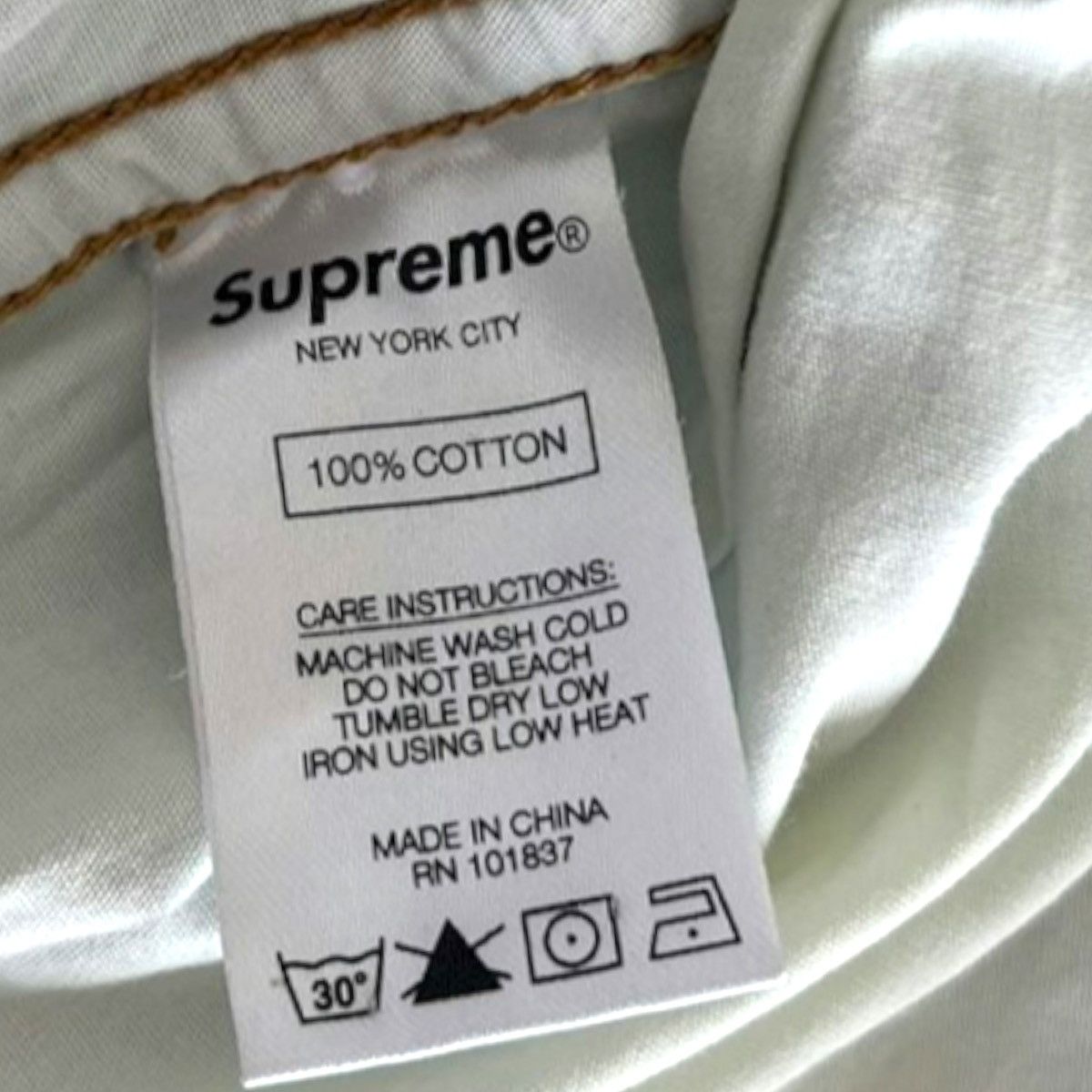 Supreme 🚨GRaiL ALeRt 🚨 SuPReMe "HoLe PuNcH" DeNiM TRuCKeR JaCKeT 🧥 Size US M / EU 48-50 / 2 - 8 Thumbnail