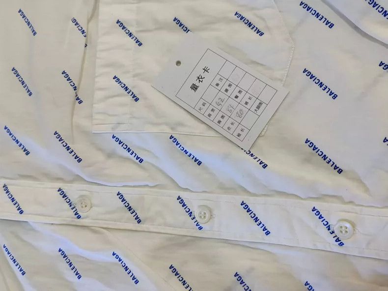 Balenciaga Balenciaga size 38 Bullet Screen Printed Short Sleeve Shir Size L / US 10 / IT 46 - 5 Thumbnail