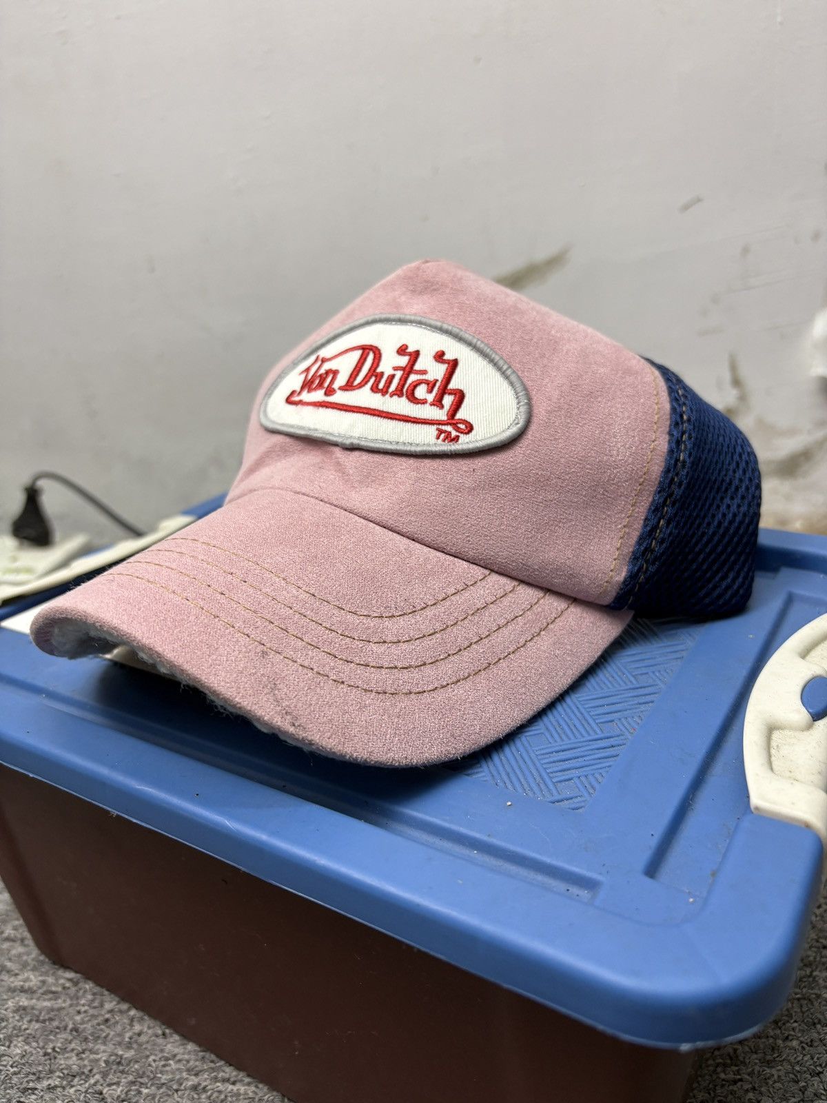 Von Dutch STEAL🔥 NOS Von Dutch Trucker Hat Suede Pink Size ONE SIZE - 7 Thumbnail