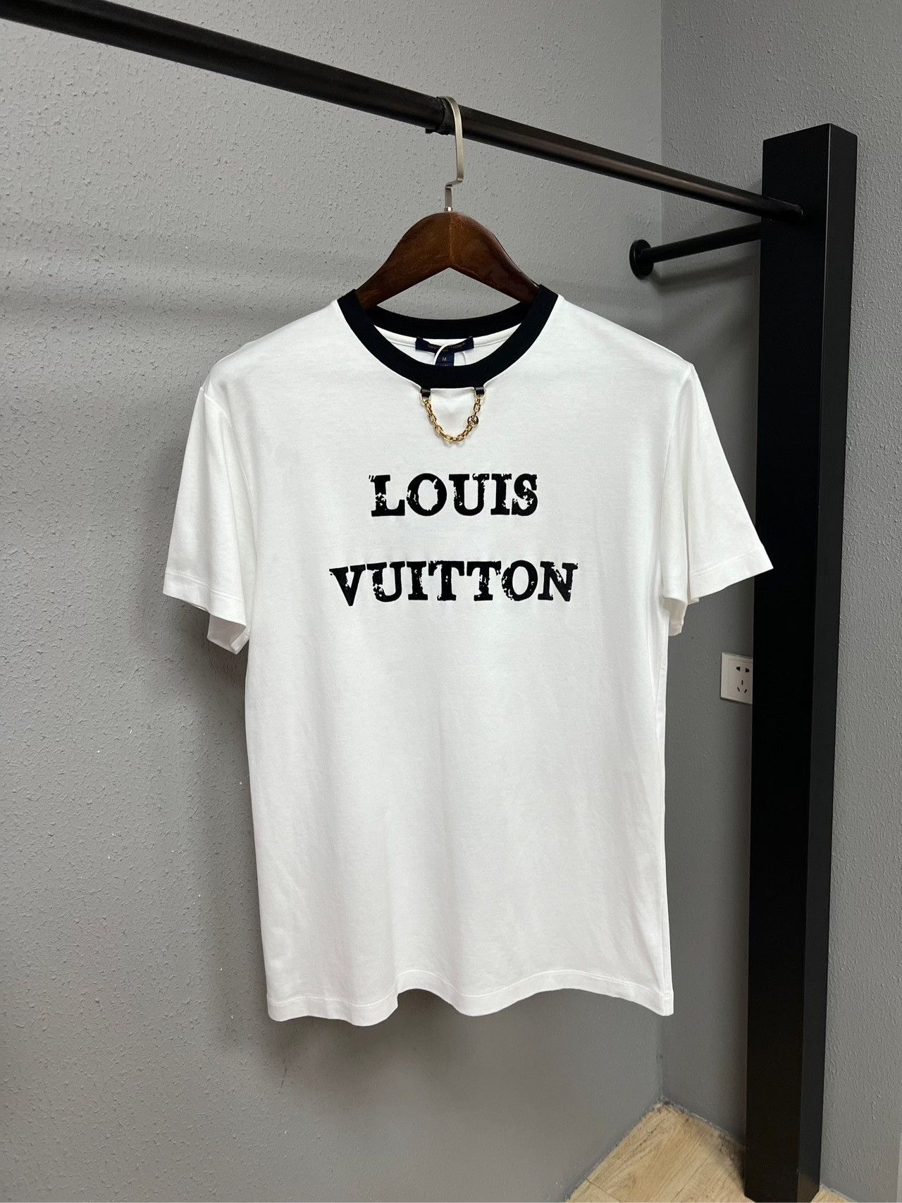 Louis Vuitton Louis Vuitton White Logo Short-Sleeve Tee Size US M / EU 48-50 / 2 - 1 Thumbnail