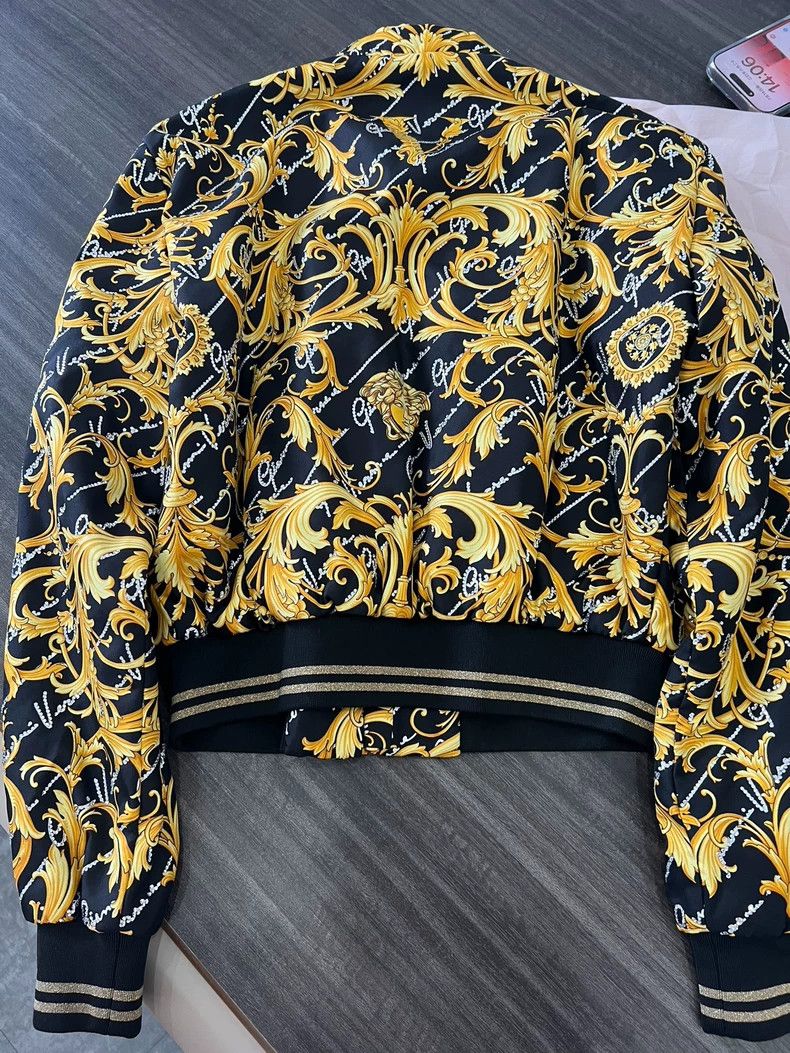 Versace Versace Rhinestone mulberry silk coat Size US M / EU 48-50 / 2 - 2 Thumbnail