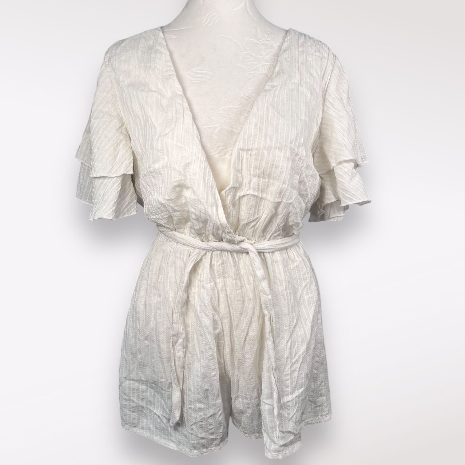 Designer Showpo Runaway Girl Romper Playsuit Ruffle Sleeves Small Size 28" / US 6 / IT 42 - 2 Thumbnail