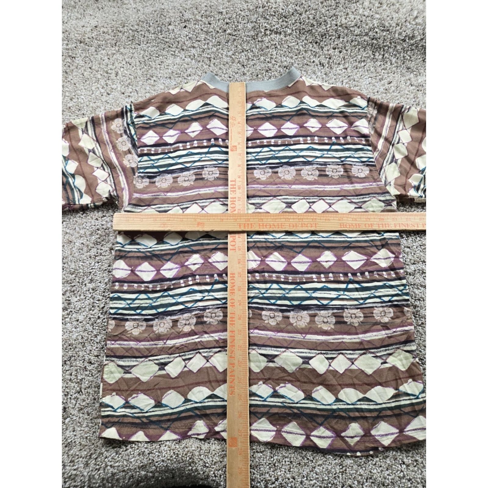 Vintage VINTAGE Generra T Shirt Mens Small Brown Geometric Tribal All Over Print 90s Size US S / EU 44-46 / 1 - 7 Thumbnail