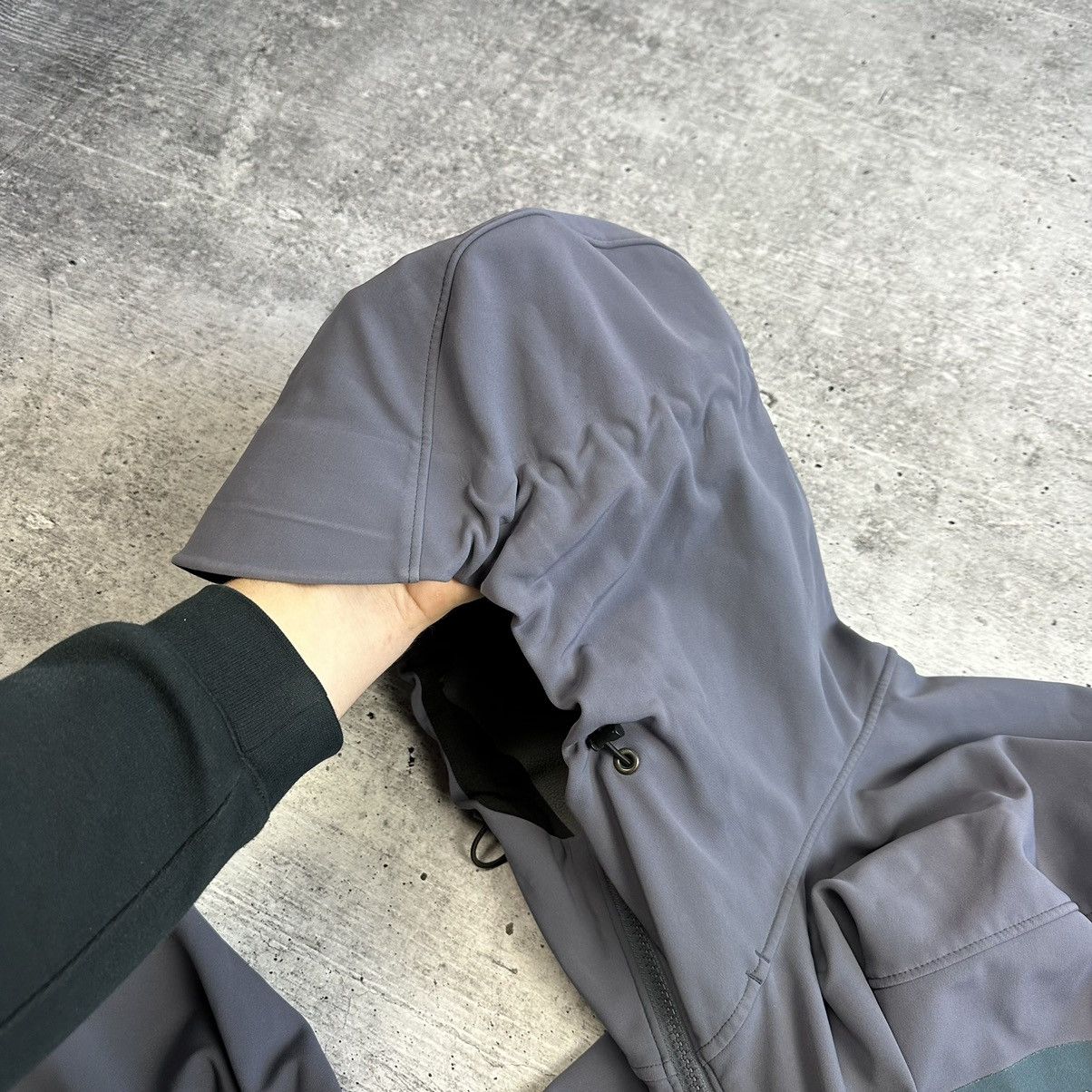 Arc'teryx × Vintage Arc'teryx Soft Shell Hooded Jacket Women's Size M Size M / US 6-8 / IT 42-44 - 23 Thumbnail