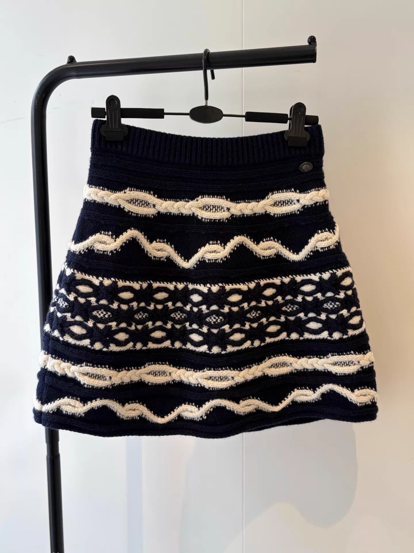 Chanel Chanel Burger Knit Midi Skirt 36 Vintage Size 26" / US 2 / IT 38 - 1 Thumbnail