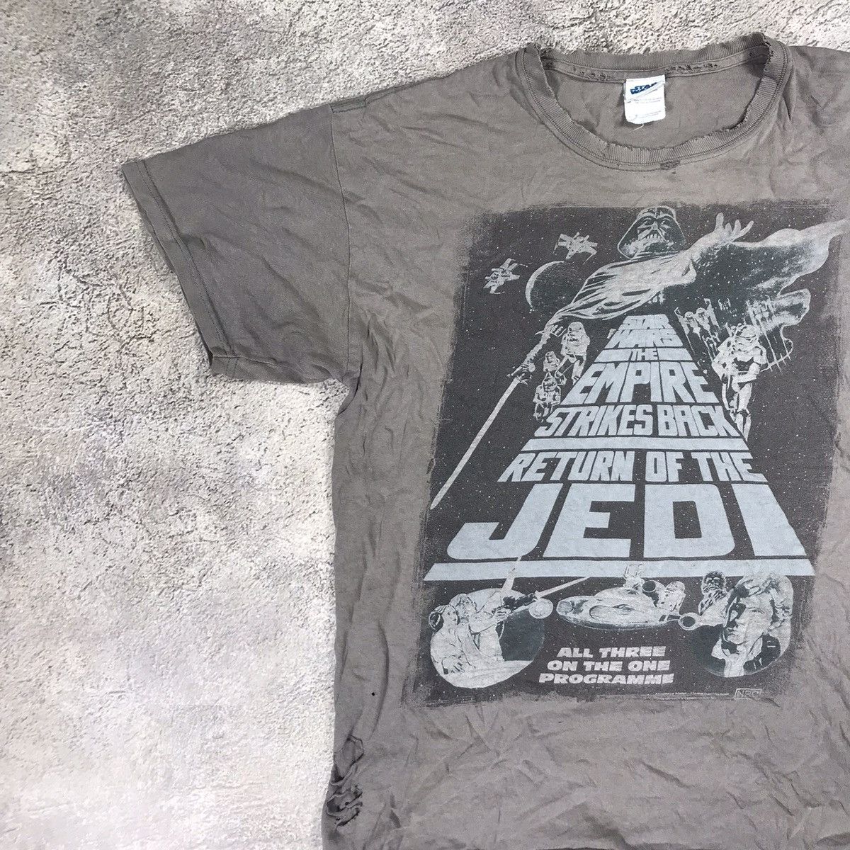 Vintage Vintage 90s Star Wars Graphic Tee Sun Faded Grunge Tapered L Size US L / EU 52-54 / 3 - 4 Thumbnail