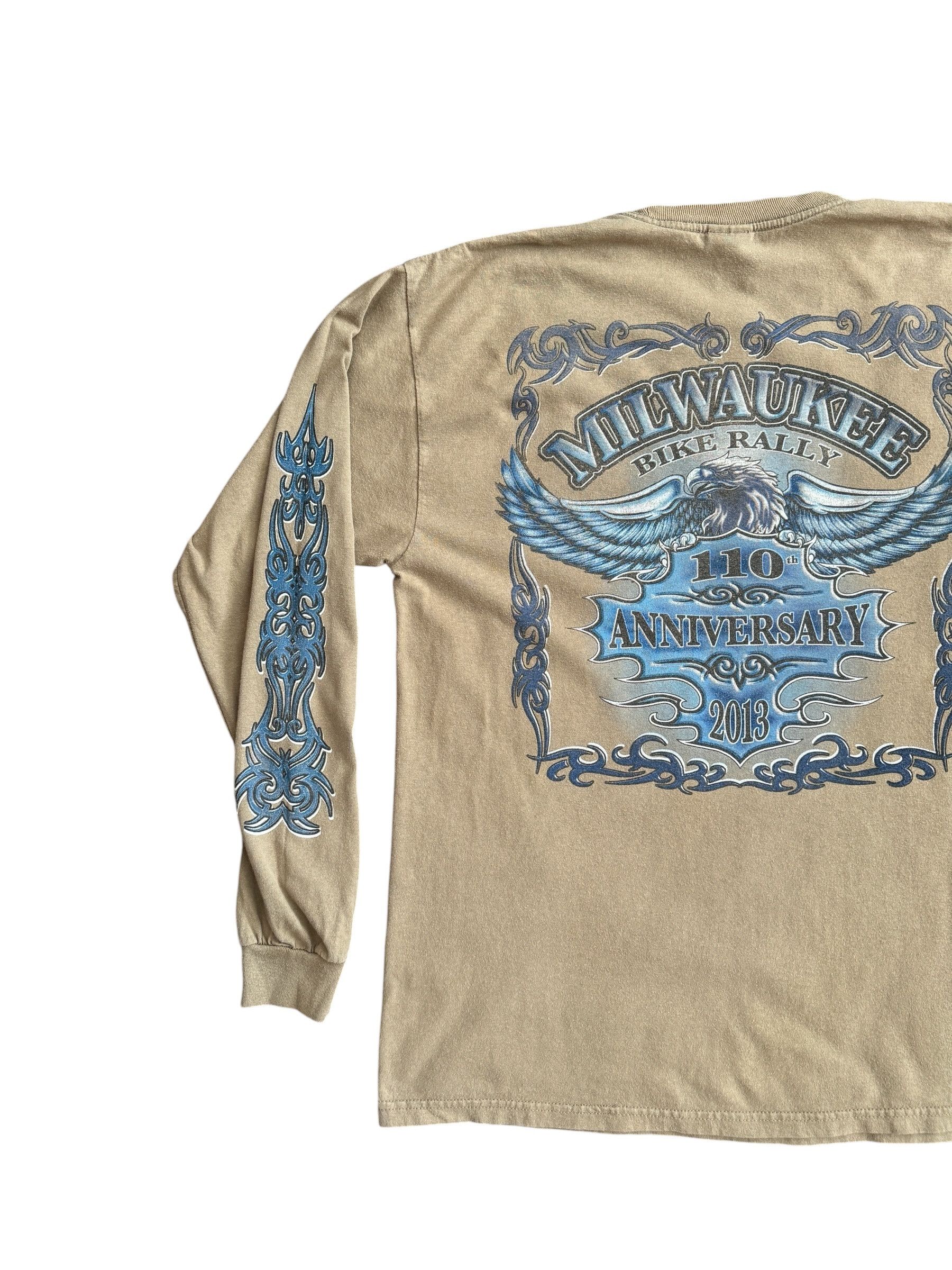Gildan Milwaukee Bike Rally 110th Anniversary Long Sleeve Tribal Size US L / EU 52-54 / 3 - 6 Thumbnail