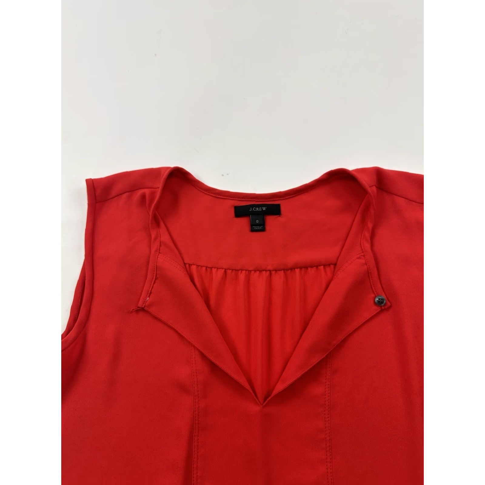 J.Crew J.Crew Blouse Womens 0 Red Keyhole Neck Sleeveless Ladies Size XS / US 0-2 / IT 36-38 - 3 Thumbnail